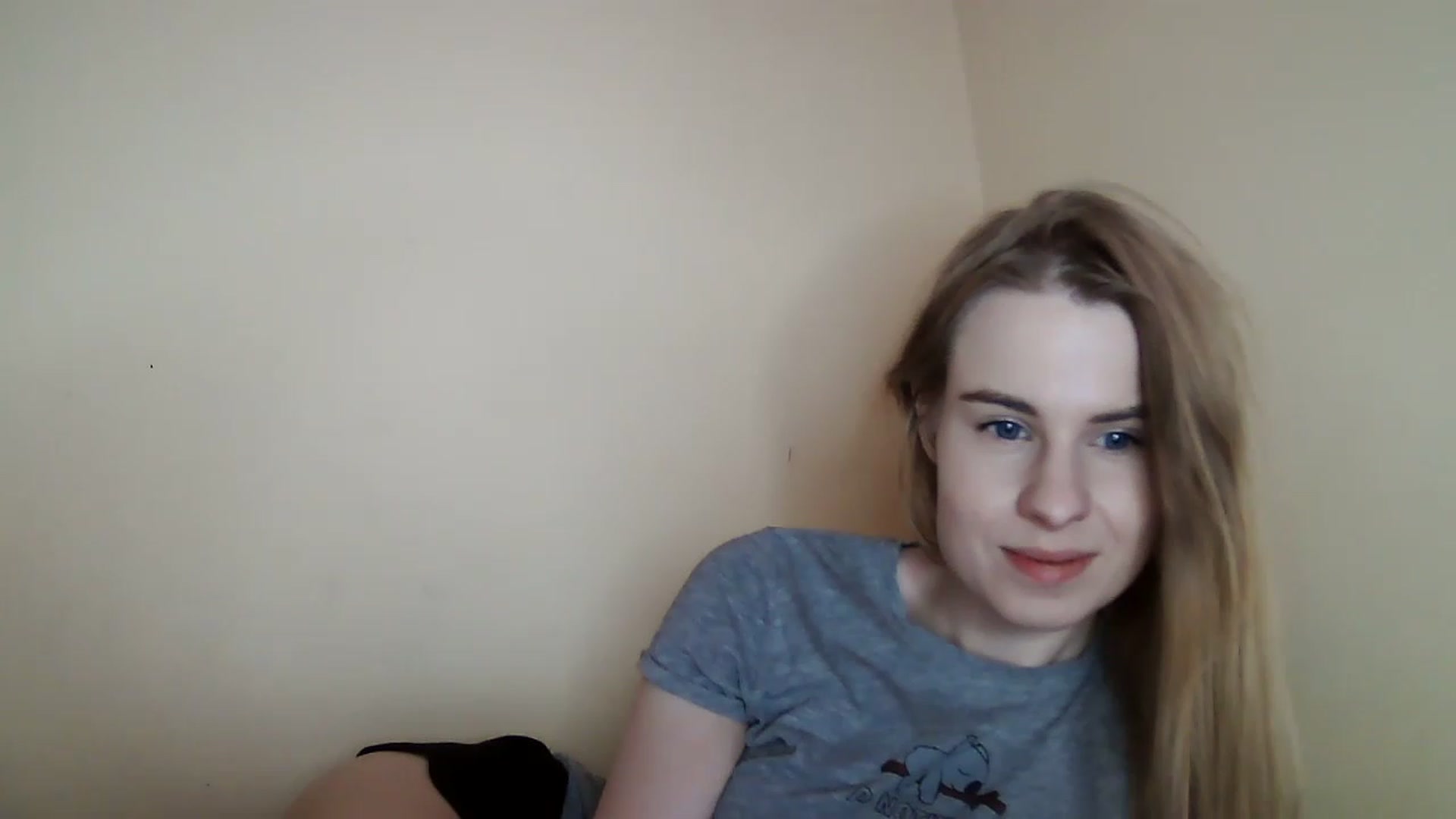 Gallery image thumbnail from craazy_bunny's myfreecams stream on, 12/16/2022, 13:10 image 14 of 20