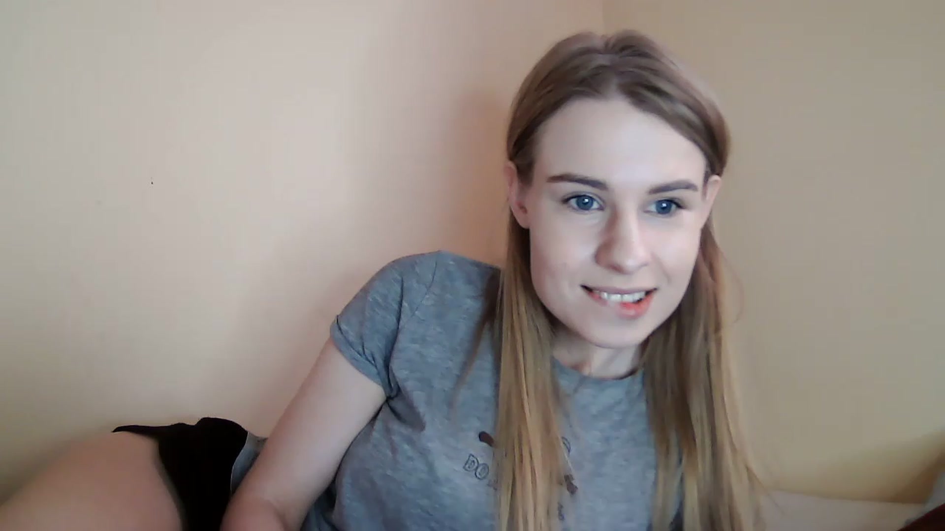 Gallery image thumbnail from craazy_bunny's myfreecams stream on, 12/17/2022, 12:50 image 19 of 20
