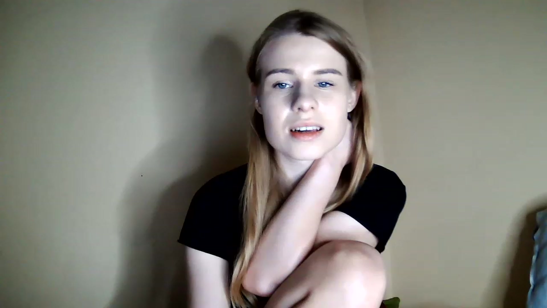 Gallery image thumbnail from craazy_bunny's myfreecams stream on, 12/18/2022, 15:09 image 14 of 20