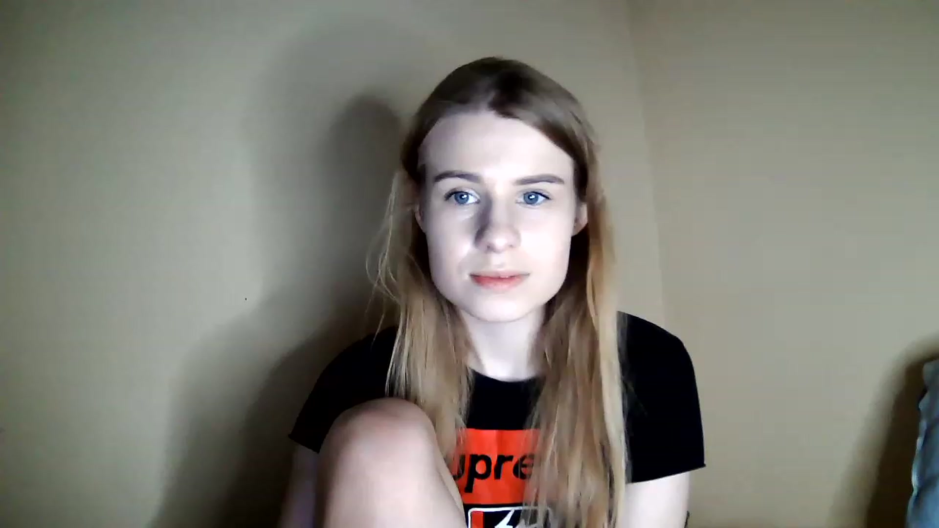 Gallery image thumbnail from craazy_bunny's myfreecams stream on, 12/18/2022, 15:09 image 18 of 20