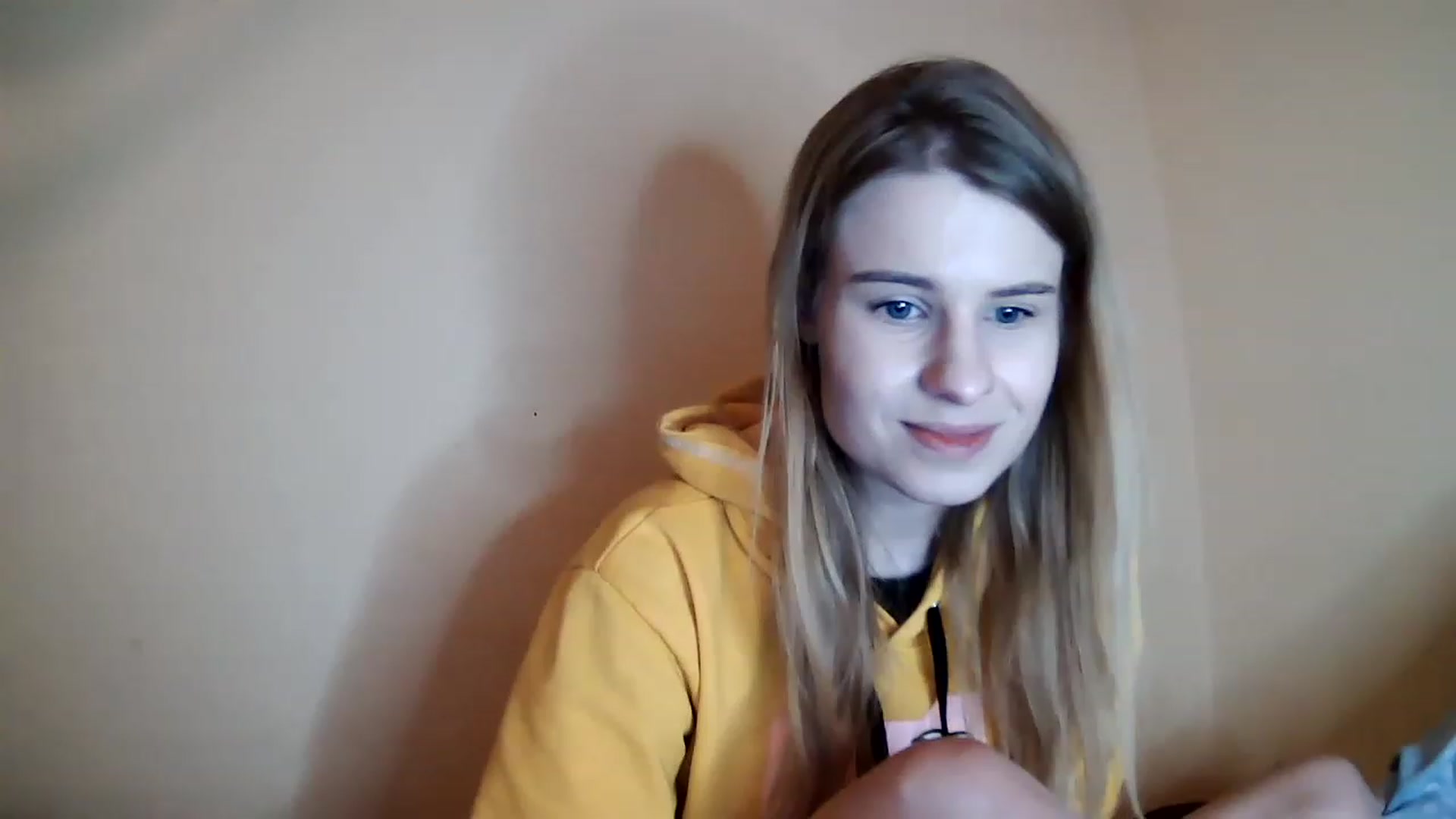 Gallery image thumbnail from craazy_bunny's myfreecams stream on, 12/20/2022, 16:33 image 12 of 20