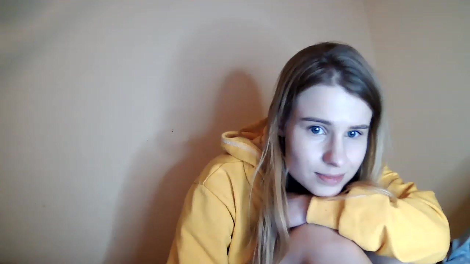 Gallery image thumbnail from craazy_bunny's myfreecams stream on, 12/20/2022, 16:33 image 7 of 20