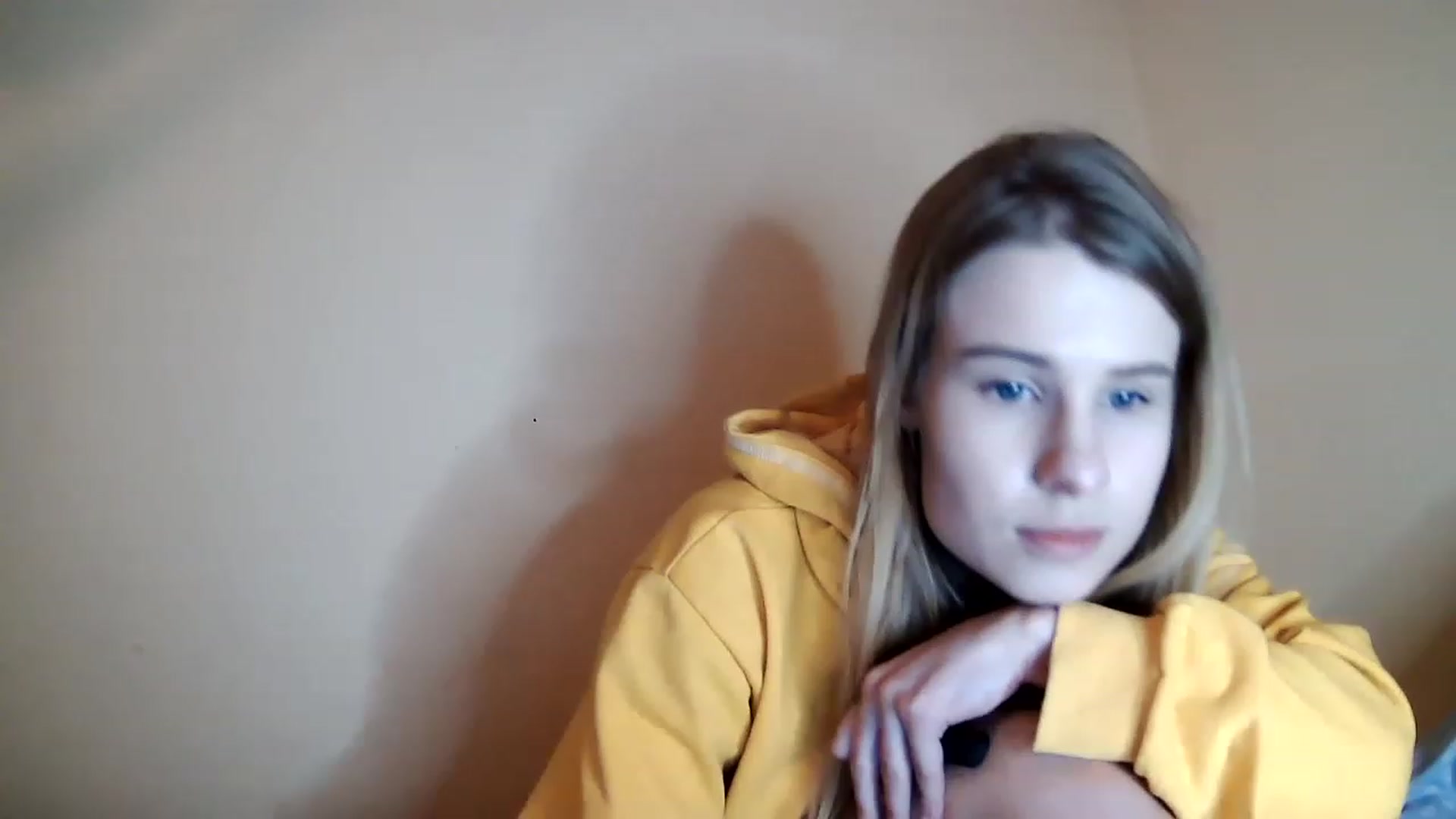 Gallery image thumbnail from craazy_bunny's myfreecams stream on, 12/20/2022, 16:33 image 9 of 20
