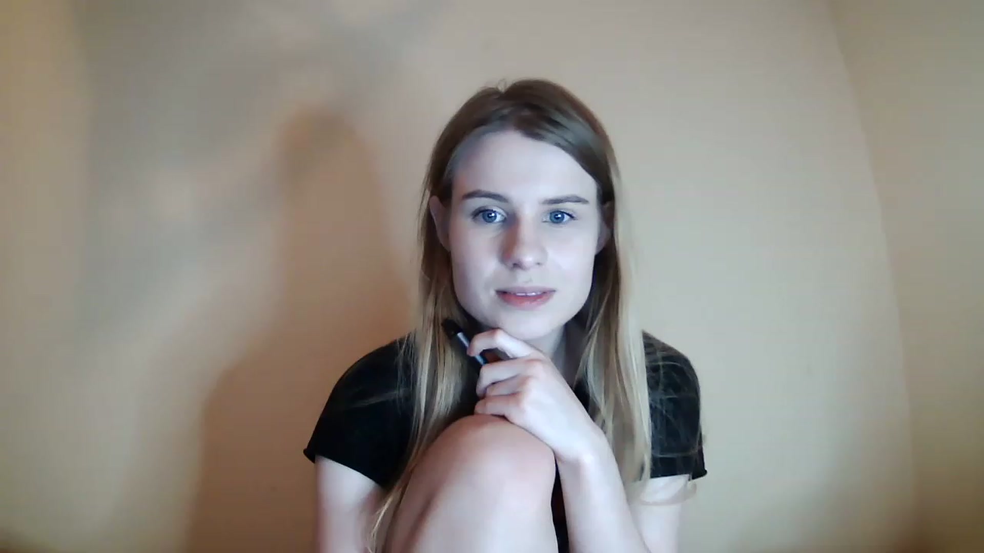 Gallery image thumbnail from craazy_bunny's myfreecams stream on, 12/23/2022, 16:16 image 6 of 20