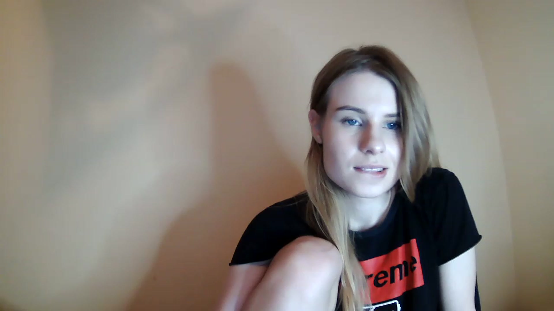 Gallery image thumbnail from craazy_bunny's myfreecams stream on, 12/23/2022, 16:16 image 10 of 20