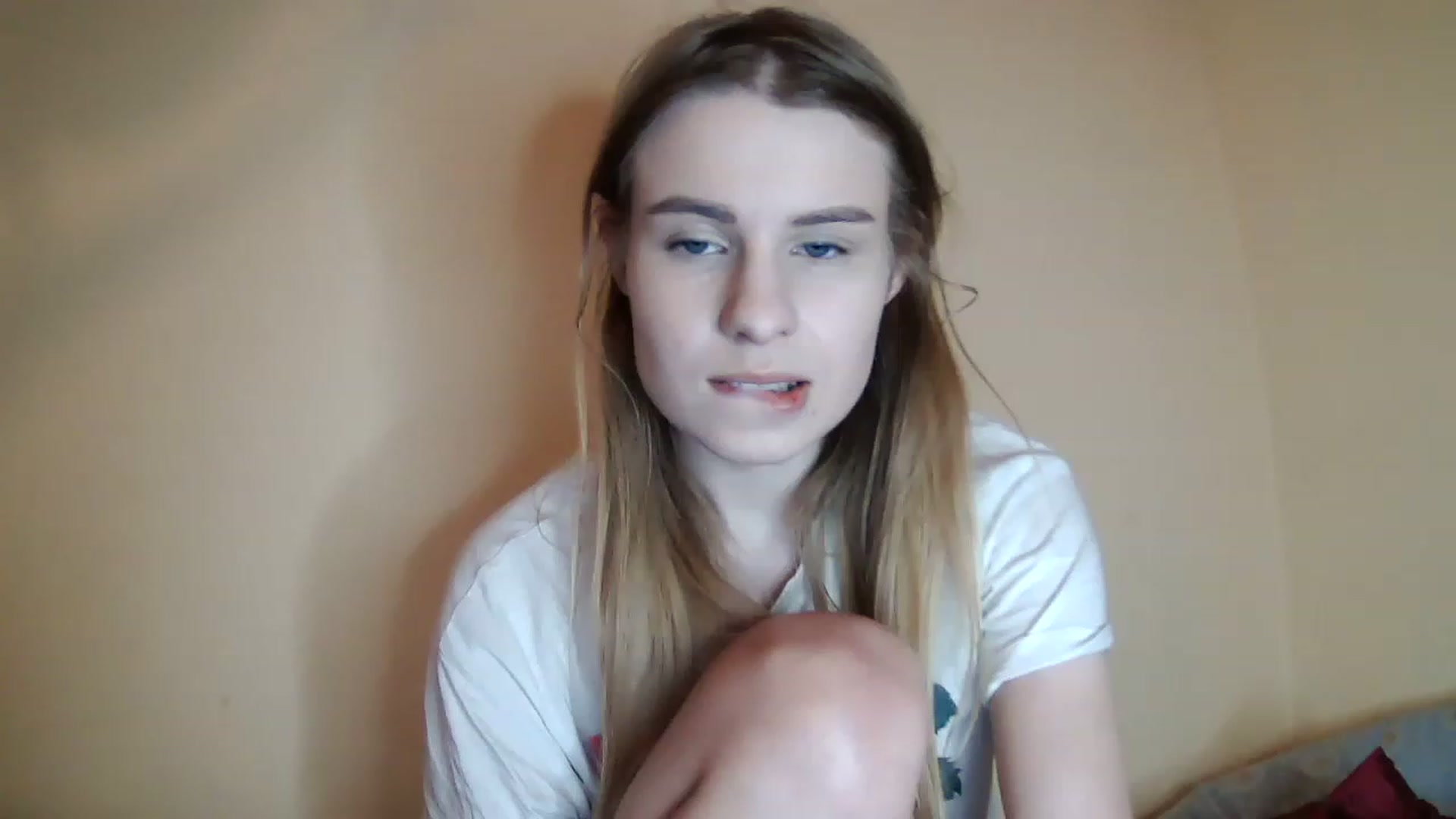 Gallery image thumbnail from craazy_bunny's myfreecams stream on, 01/06/2023, 16:45 image 1 of 20