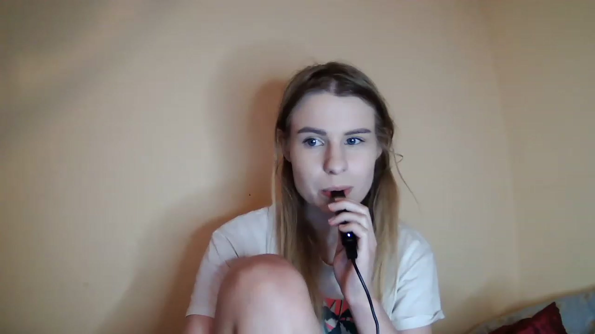 Gallery image thumbnail from craazy_bunny's myfreecams stream on, 01/06/2023, 16:45 image 18 of 20