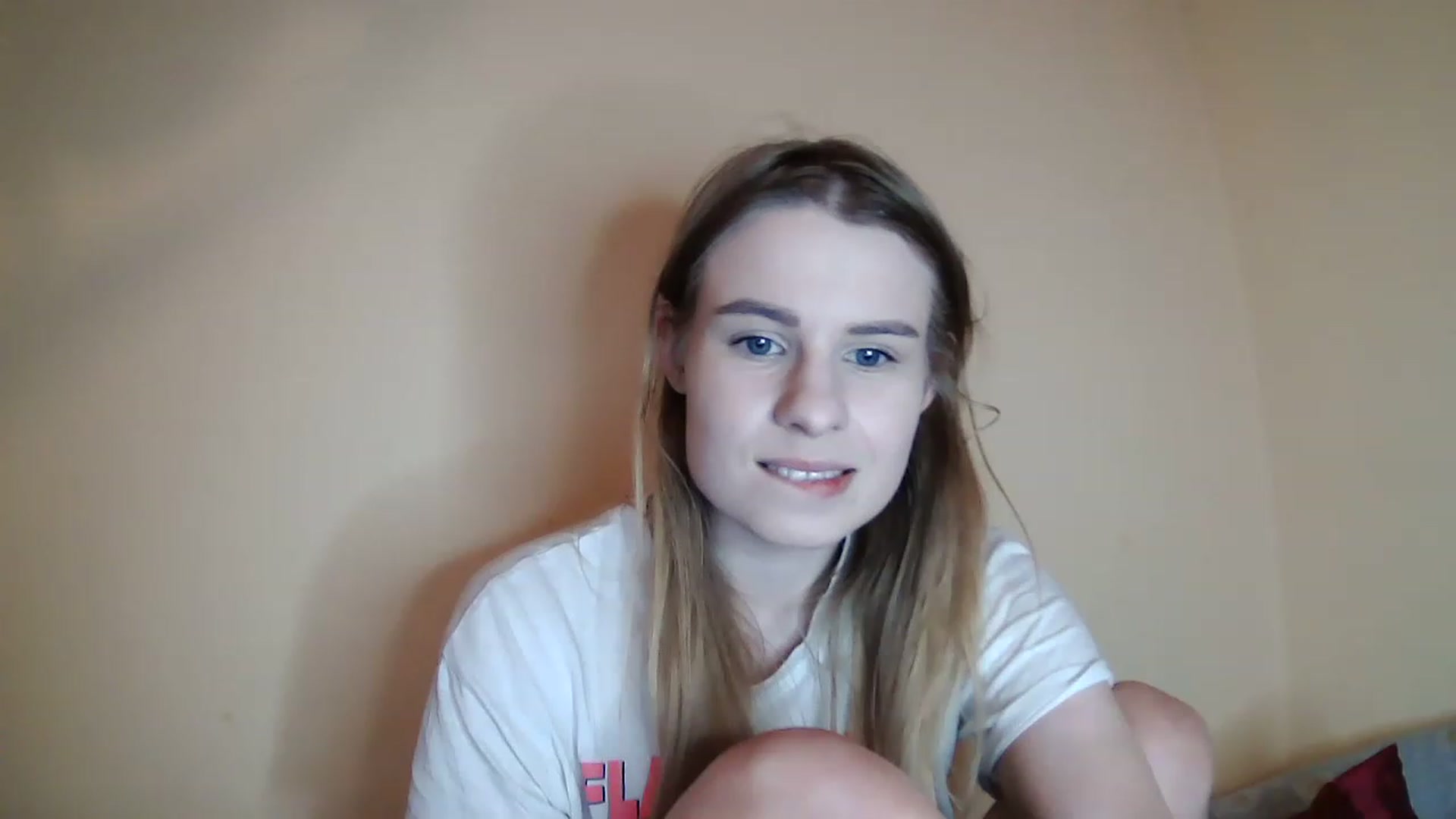 Gallery image thumbnail from craazy_bunny's myfreecams stream on, 01/06/2023, 16:45 image 8 of 20