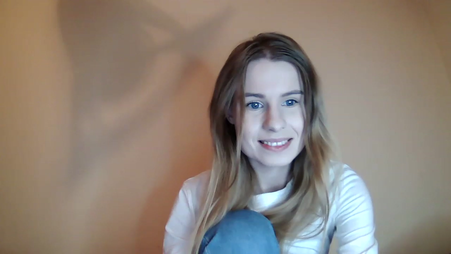 Gallery image thumbnail from craazy_bunny's myfreecams stream on, 01/10/2023, 16:22 image 18 of 20
