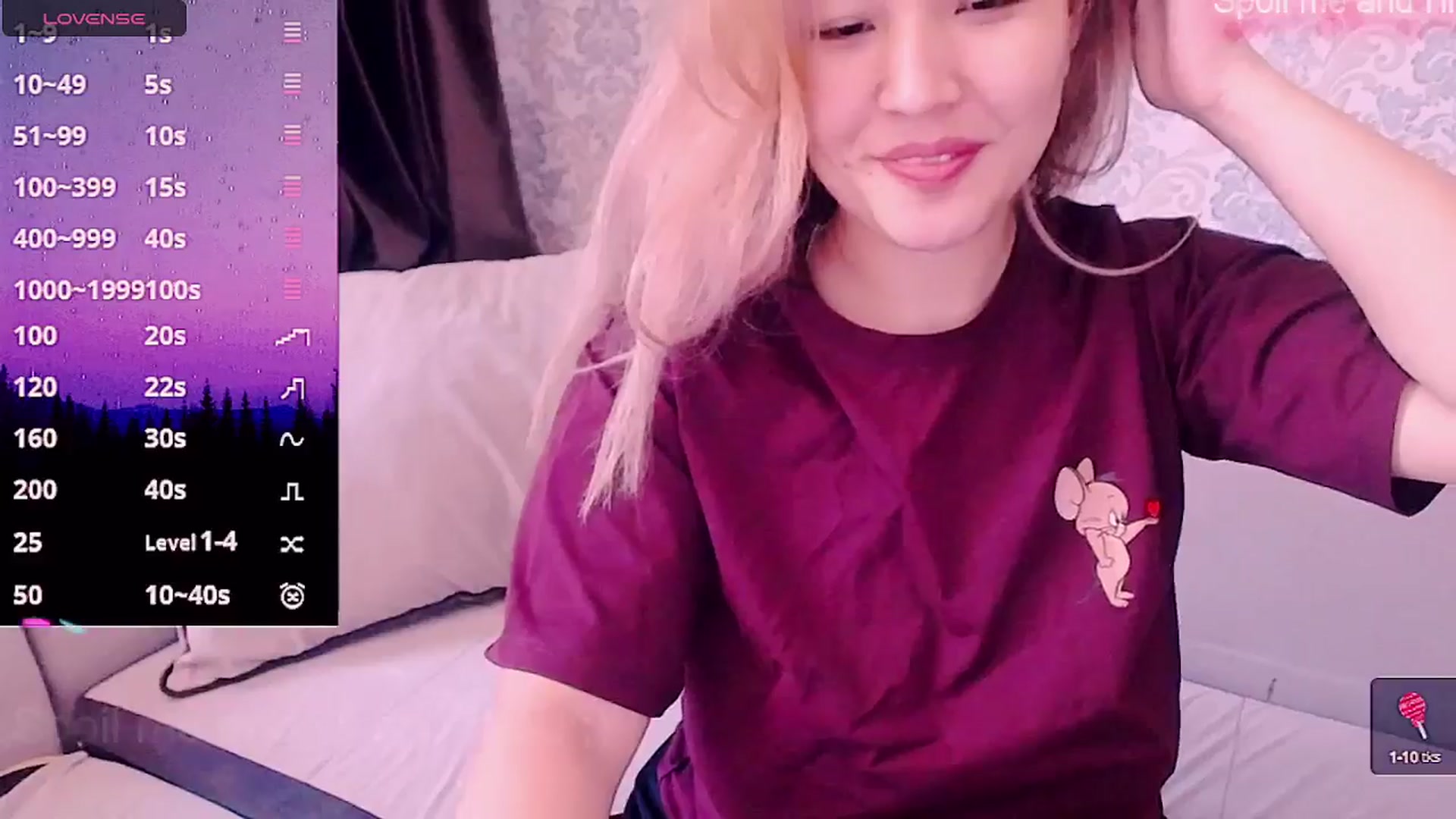 Gallery image thumbnail from crazy_moon's myfreecams stream on, 06/16/2025, 07:57 image 8 of 20