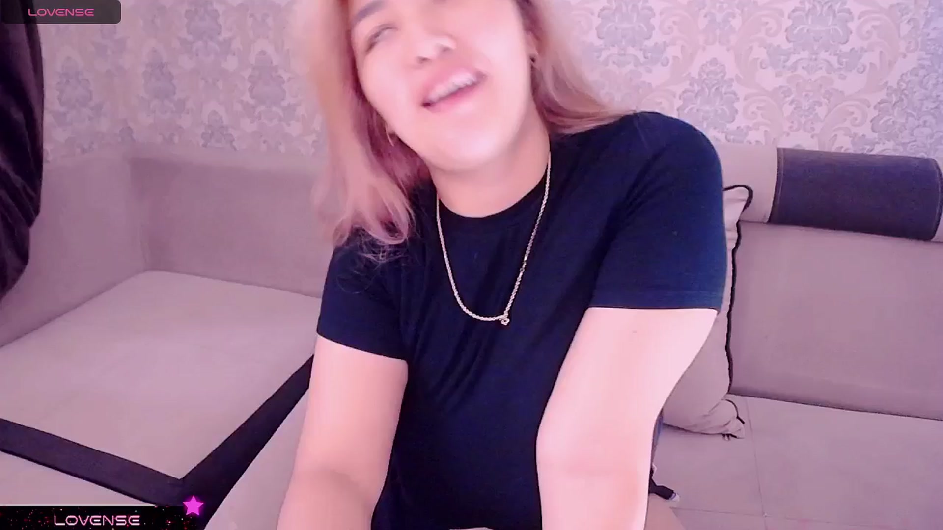 Gallery image thumbnail from crazy_moon's myfreecams stream on, 06/17/2025, 06:20 image 13 of 20