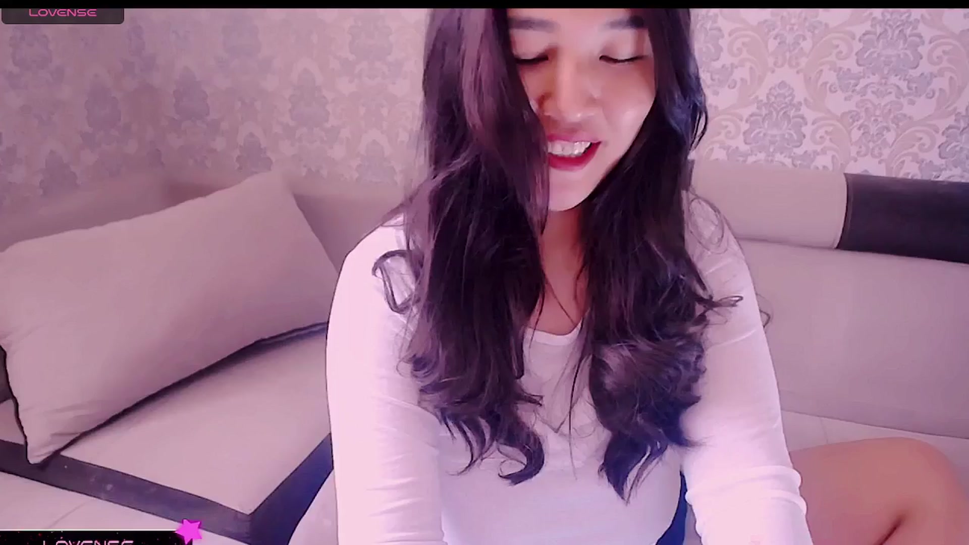 Gallery image thumbnail from crazy_moon's myfreecams stream on, 06/30/2025, 07:09 image 4 of 20