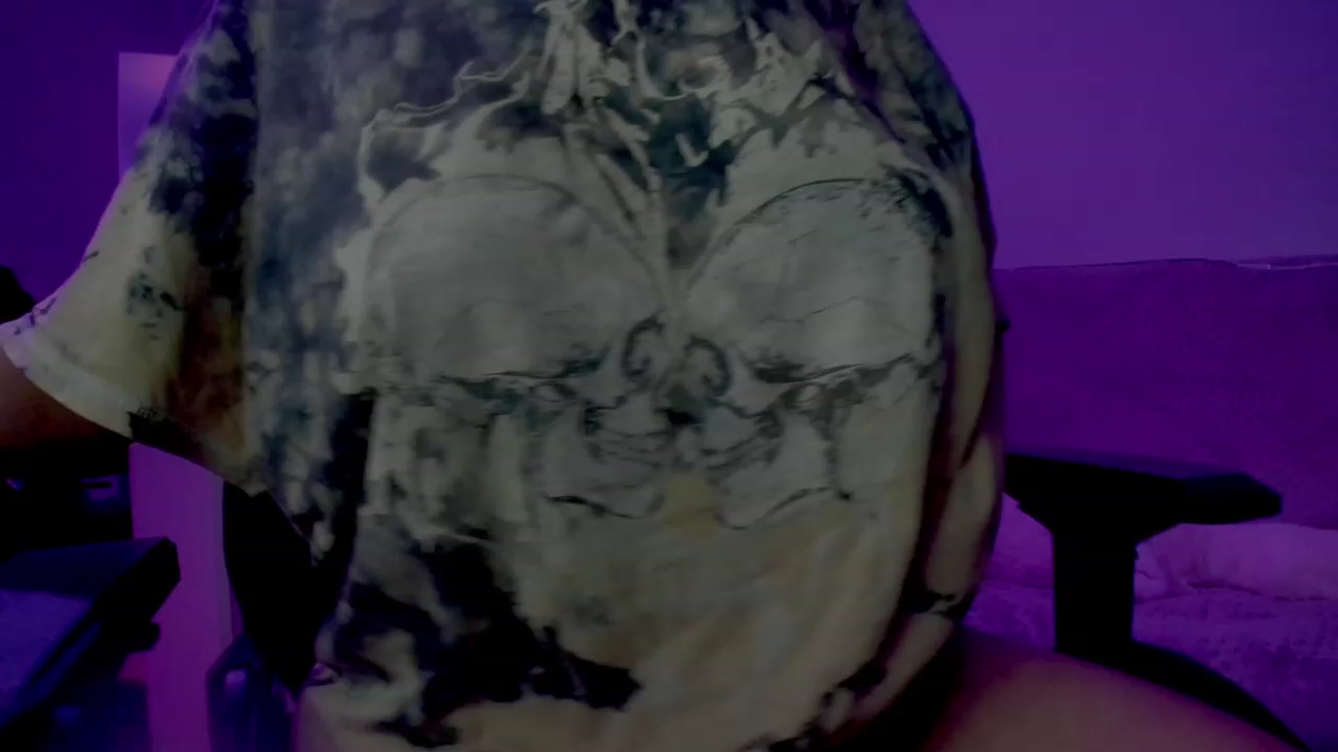 Gallery image thumbnail from crybabyKys's myfreecams stream on, 10/31/2023, 01:27 image 9 of 20