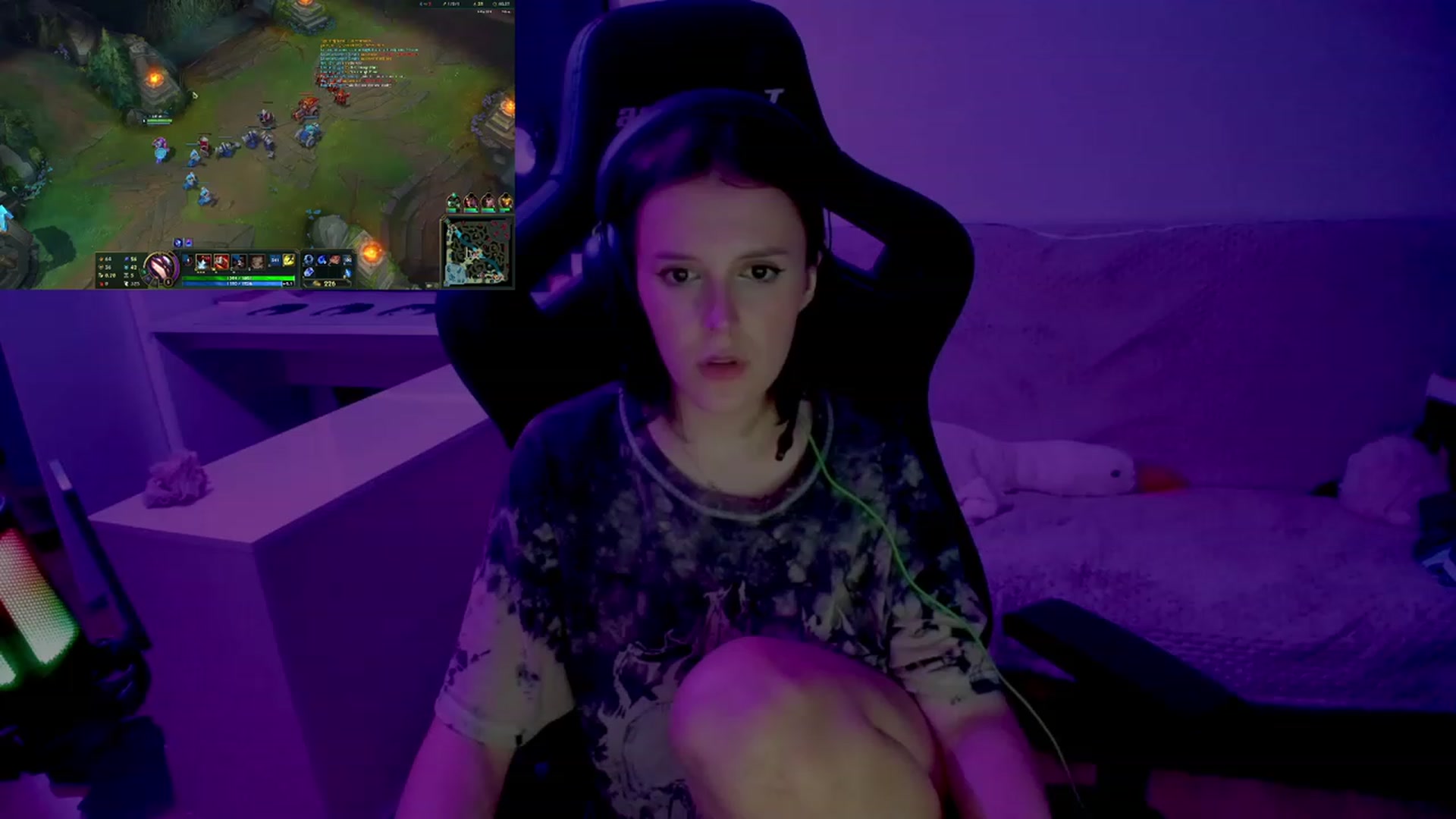 Gallery image thumbnail from crybabyKys's myfreecams stream on, 10/31/2023, 01:27 image 19 of 20