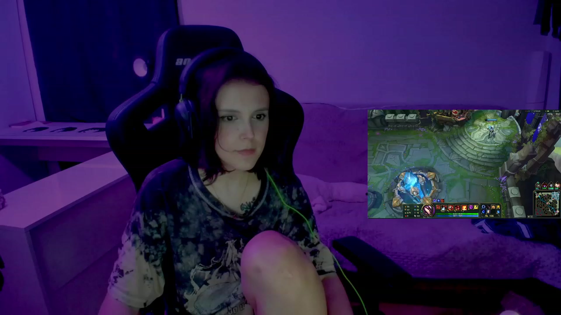 Gallery image thumbnail from crybabyKys's myfreecams stream on, 10/31/2023, 01:27 image 1 of 20