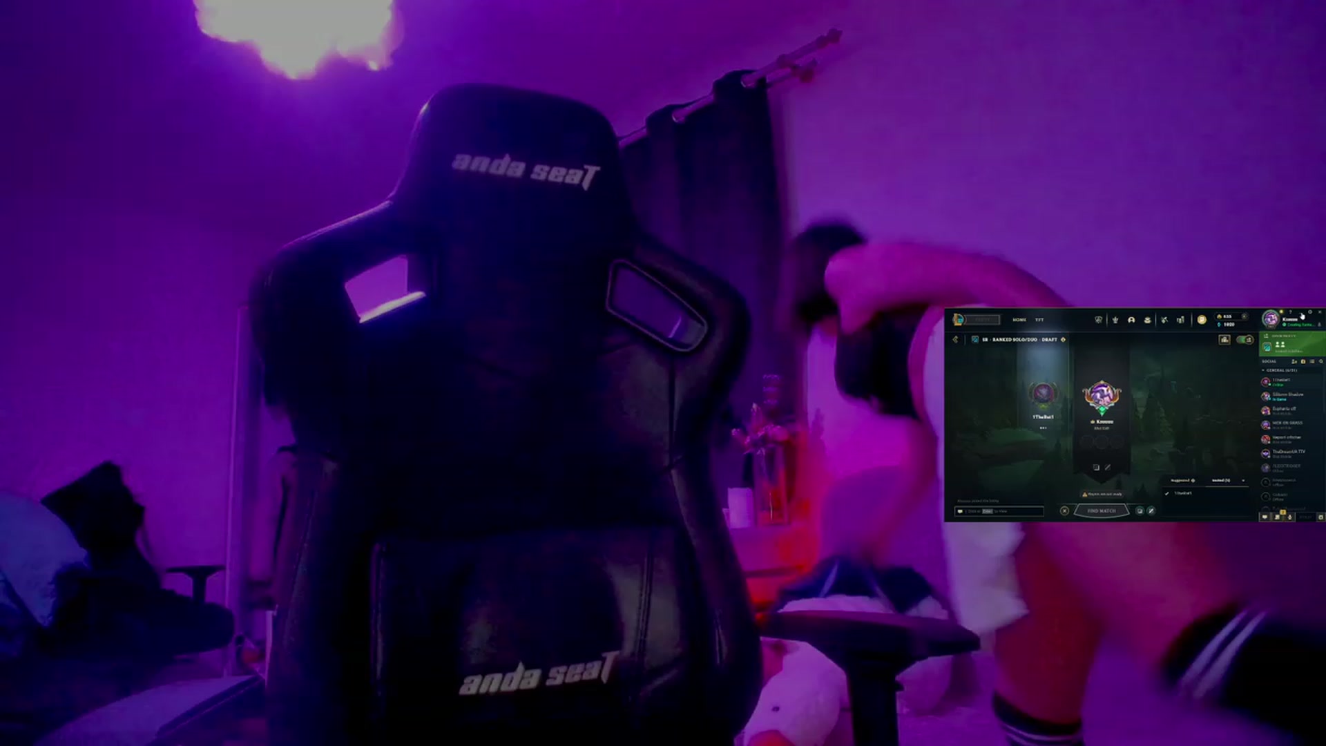 Gallery image thumbnail from crybabyKys's myfreecams stream on, 11/02/2023, 01:55 image 9 of 20