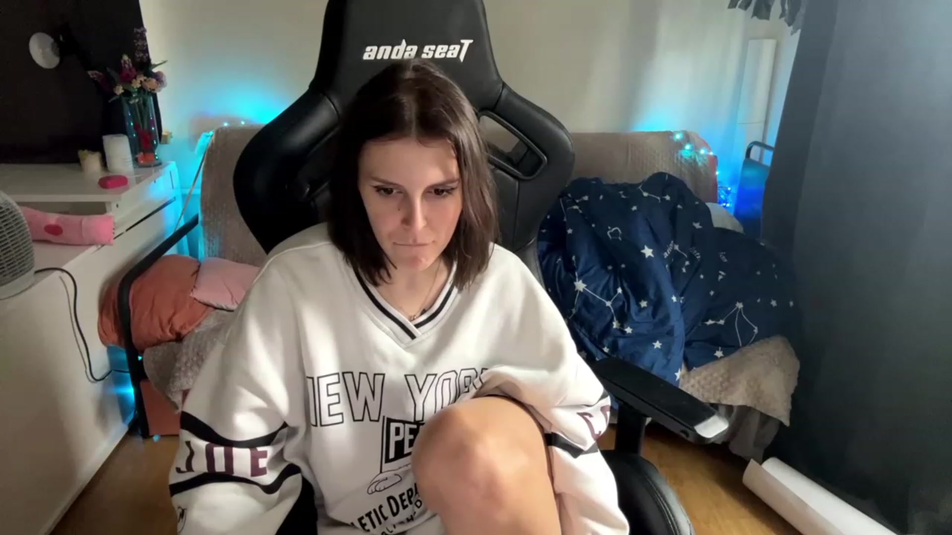 Gallery image thumbnail from crybabyKys's myfreecams stream on, 11/15/2023, 09:33 image 14 of 20
