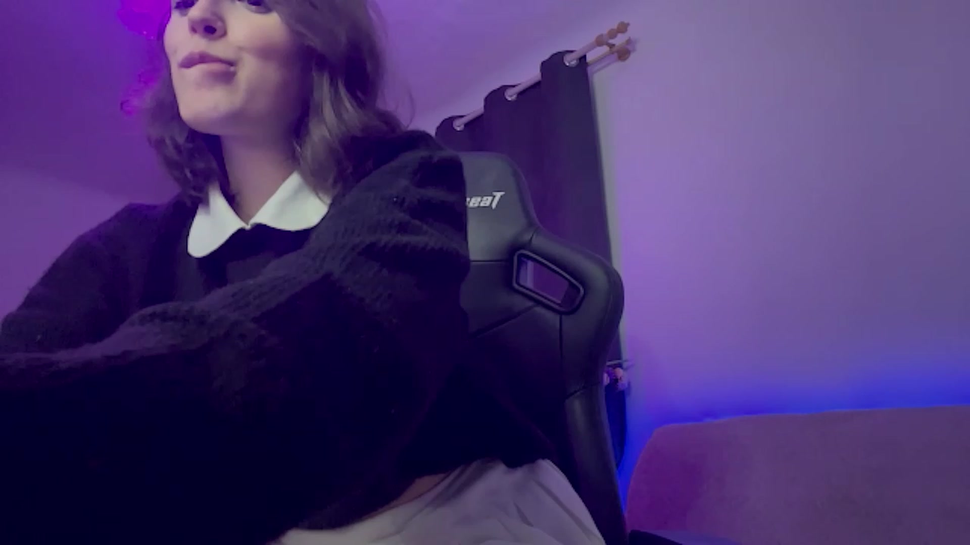 Gallery image thumbnail from crybabyKys's myfreecams stream on, 11/19/2023, 01:15 image 1 of 20