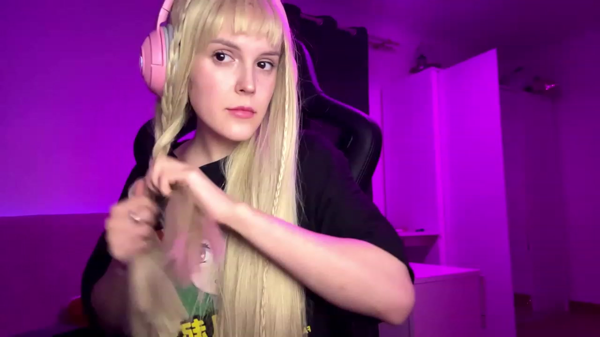 Gallery image thumbnail from crybabyKys's myfreecams stream on, 11/21/2023, 21:26 image 1 of 20