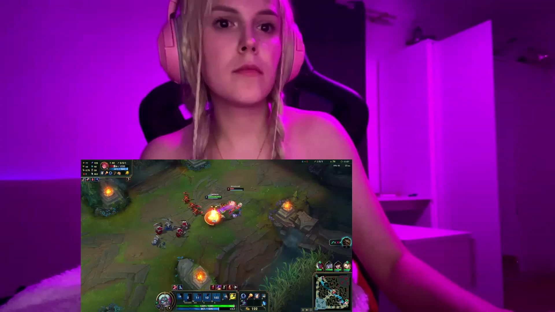 Gallery image thumbnail from crybabyKys's myfreecams stream on, 11/21/2023, 21:26 image 14 of 20