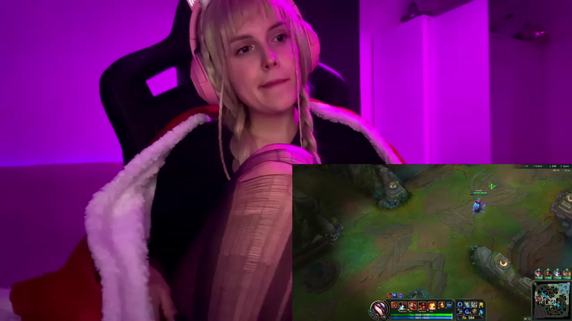 Gallery image thumbnail from crybabyKys's myfreecams stream on, 11/21/2023, 21:26 image 8 of 20