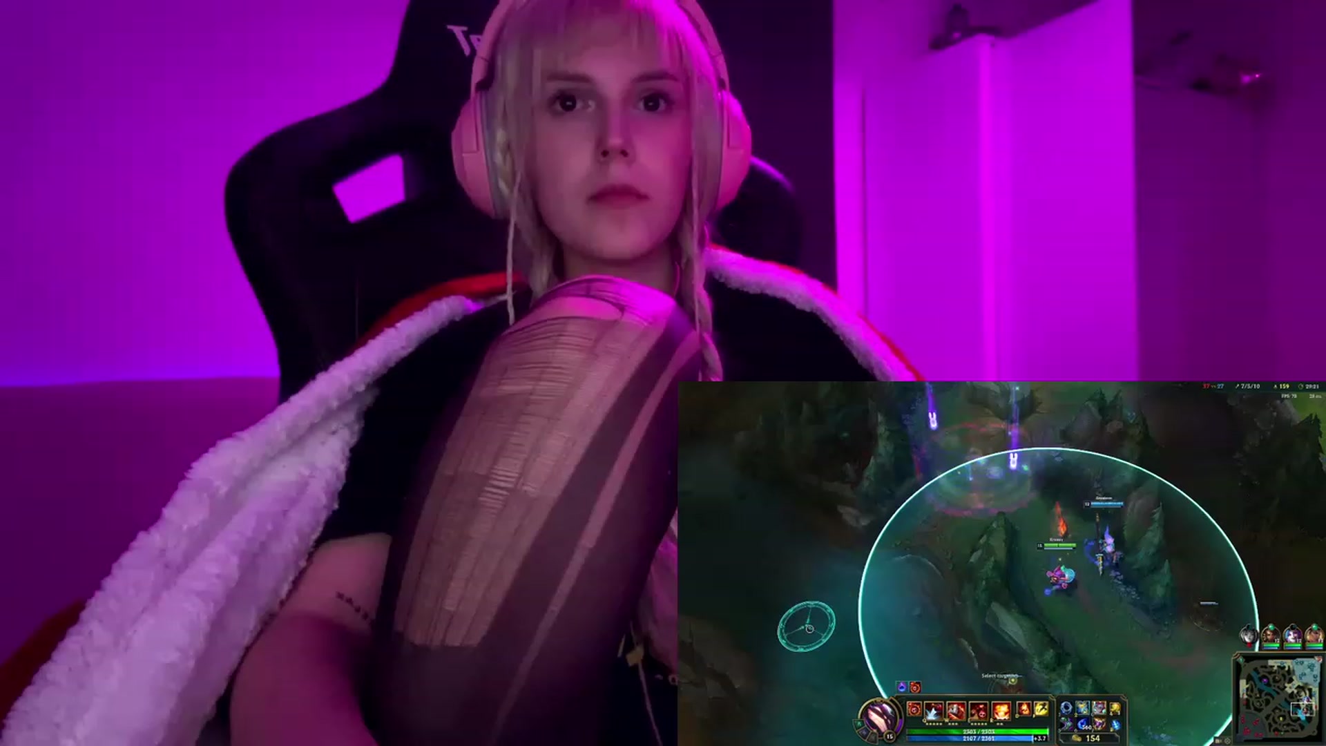 Gallery image thumbnail from crybabyKys's myfreecams stream on, 11/21/2023, 21:26 image 9 of 20