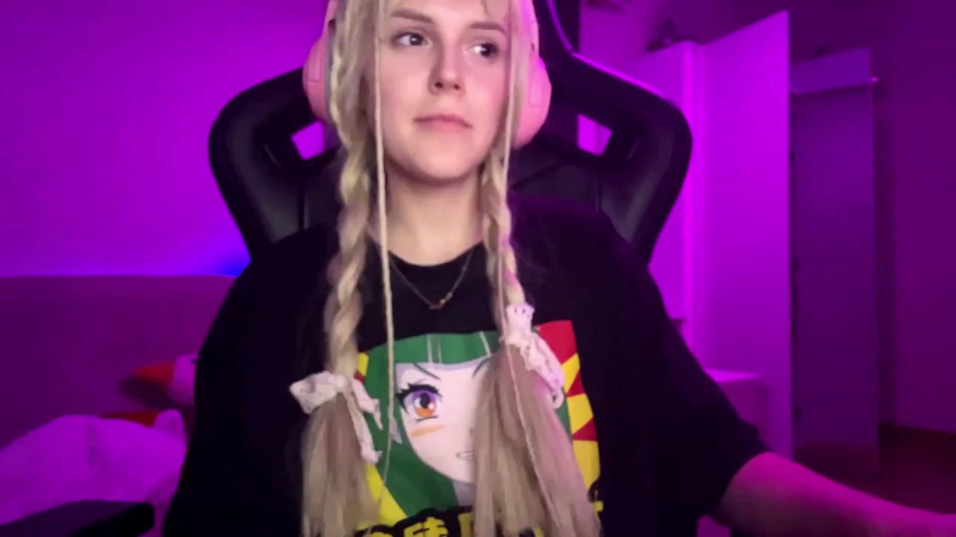 Gallery image thumbnail from crybabyKys's myfreecams stream on, 11/22/2023, 02:34 image 3 of 20
