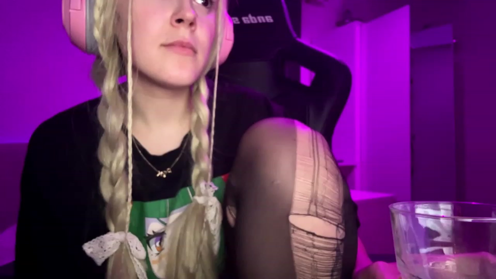 Gallery image thumbnail from crybabyKys's myfreecams stream on, 11/22/2023, 02:34 image 14 of 20