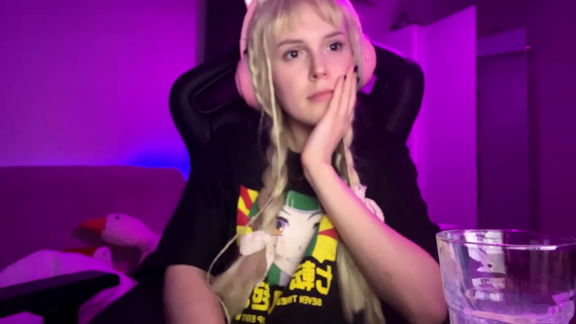 Gallery image thumbnail from crybabyKys's myfreecams stream on, 11/22/2023, 02:34 image 5 of 20