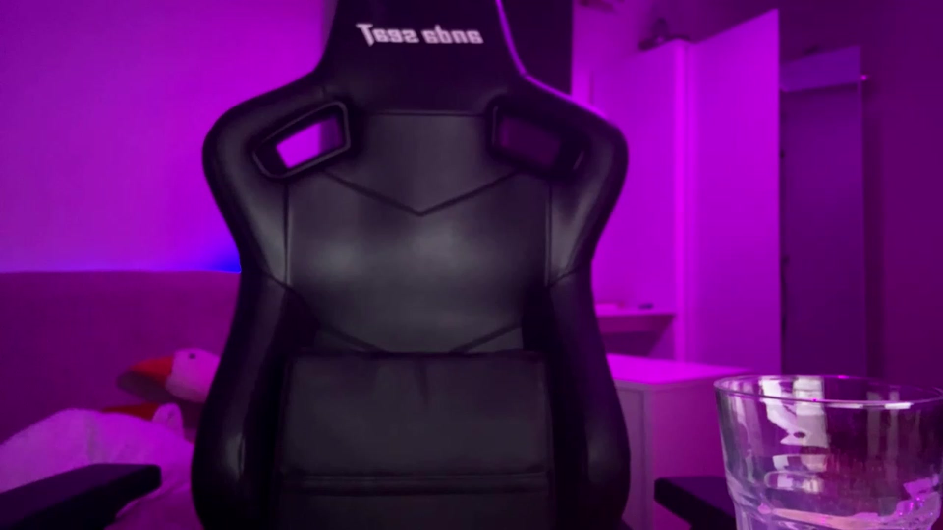 Gallery image thumbnail from crybabyKys's myfreecams stream on, 11/22/2023, 02:34 image 6 of 20