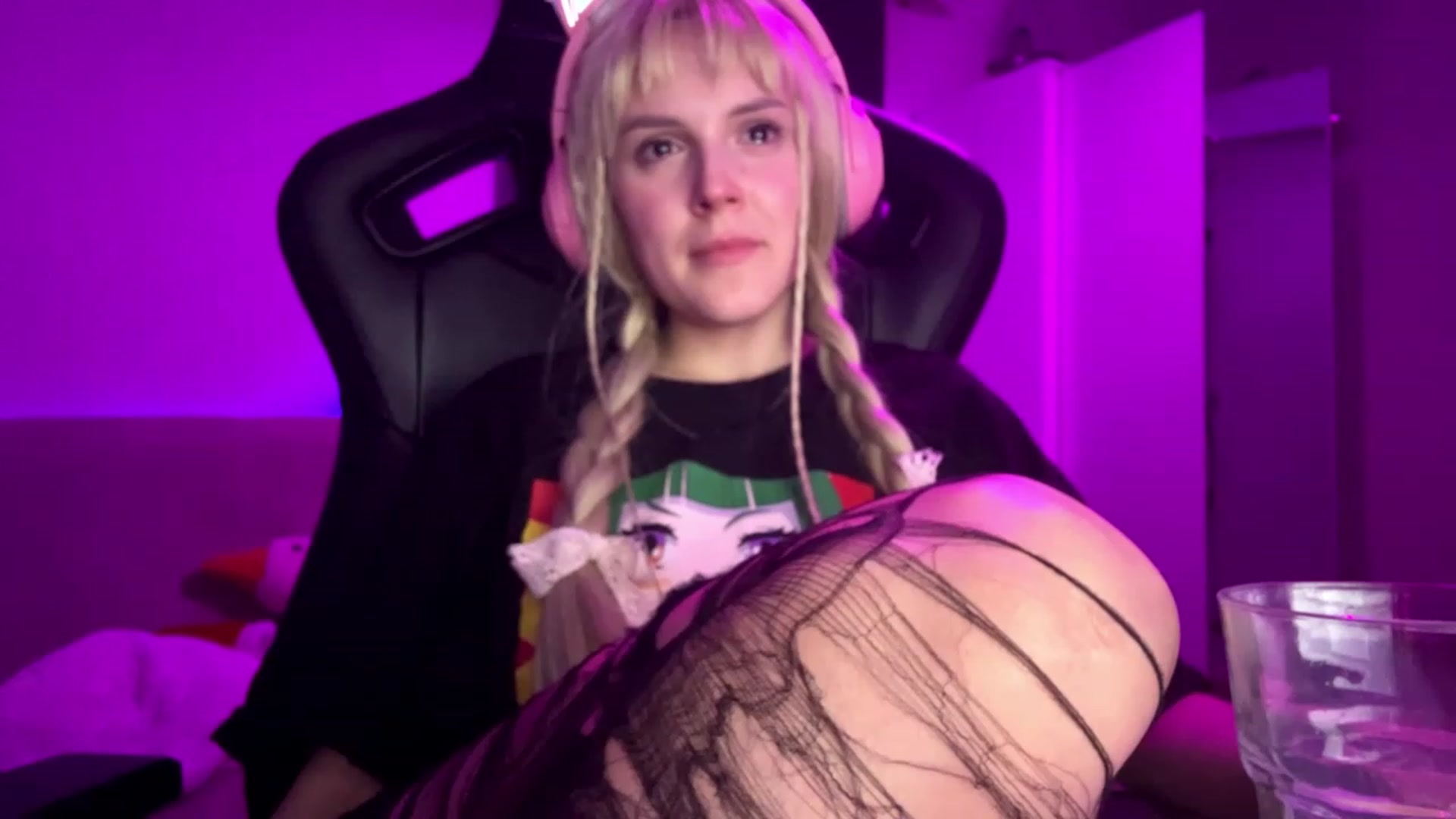 Gallery image thumbnail from crybabyKys's myfreecams stream on, 11/22/2023, 02:46 image 20 of 20