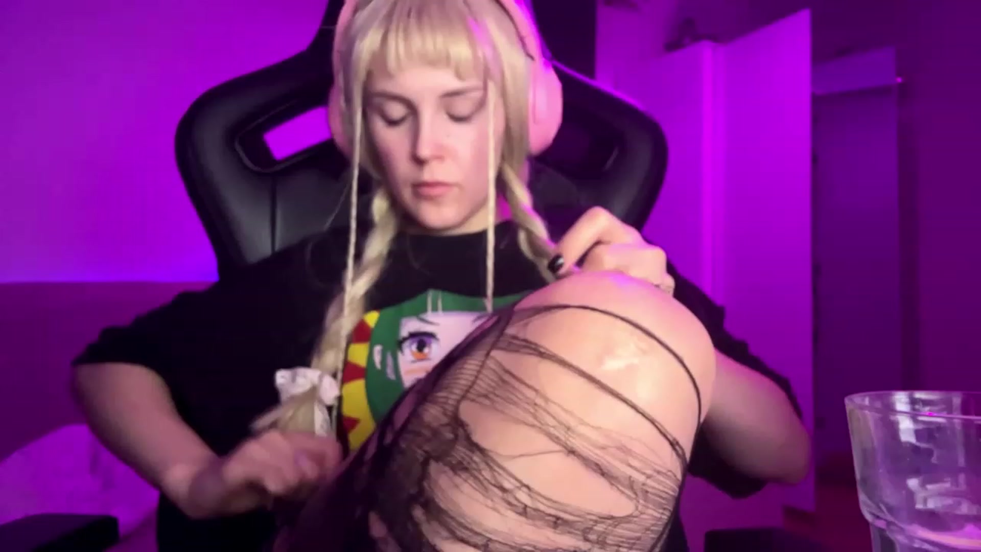 Gallery image thumbnail from crybabyKys's myfreecams stream on, 11/22/2023, 02:46 image 13 of 20