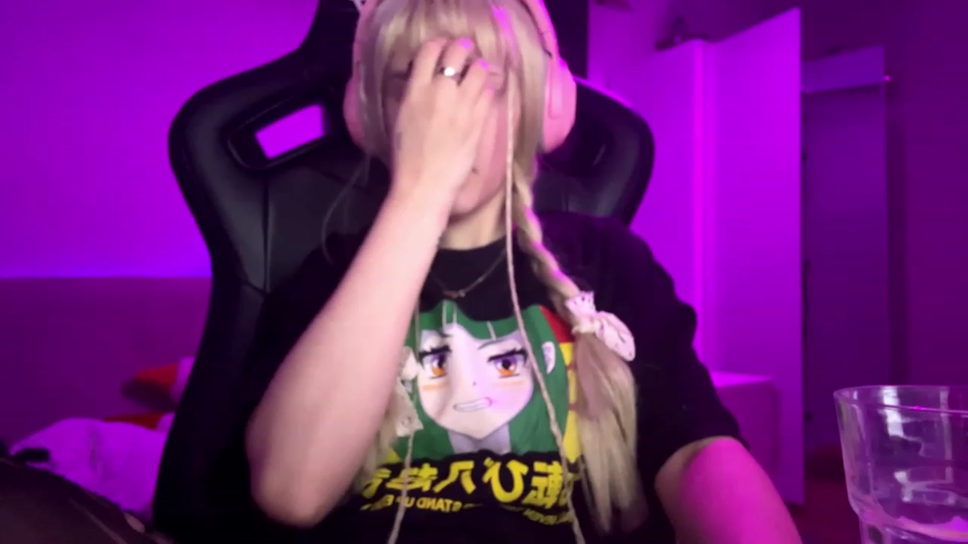 Gallery image thumbnail from crybabyKys's myfreecams stream on, 11/22/2023, 02:46 image 15 of 20