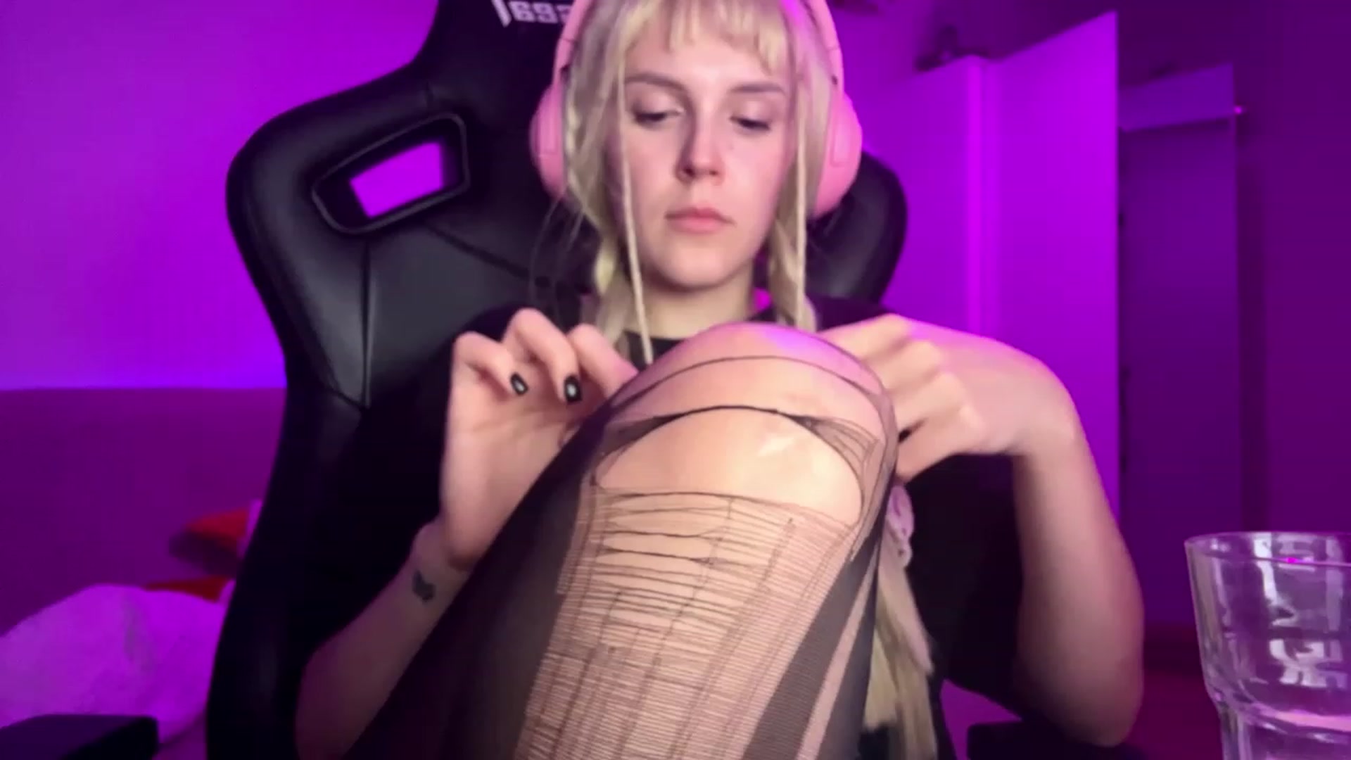 Gallery image thumbnail from crybabyKys's myfreecams stream on, 11/22/2023, 02:46 image 2 of 20