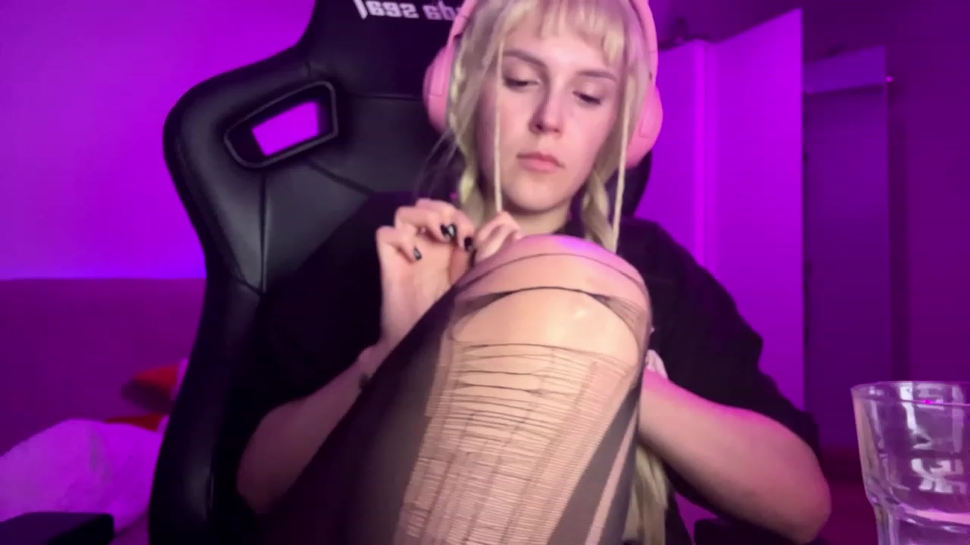 Gallery image thumbnail from crybabyKys's myfreecams stream on, 11/22/2023, 02:46 image 1 of 20