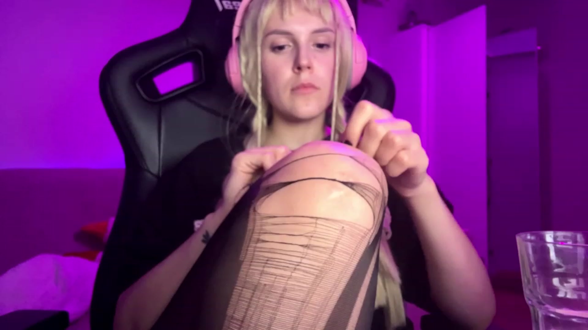 Gallery image thumbnail from crybabyKys's myfreecams stream on, 11/22/2023, 02:46 image 6 of 20
