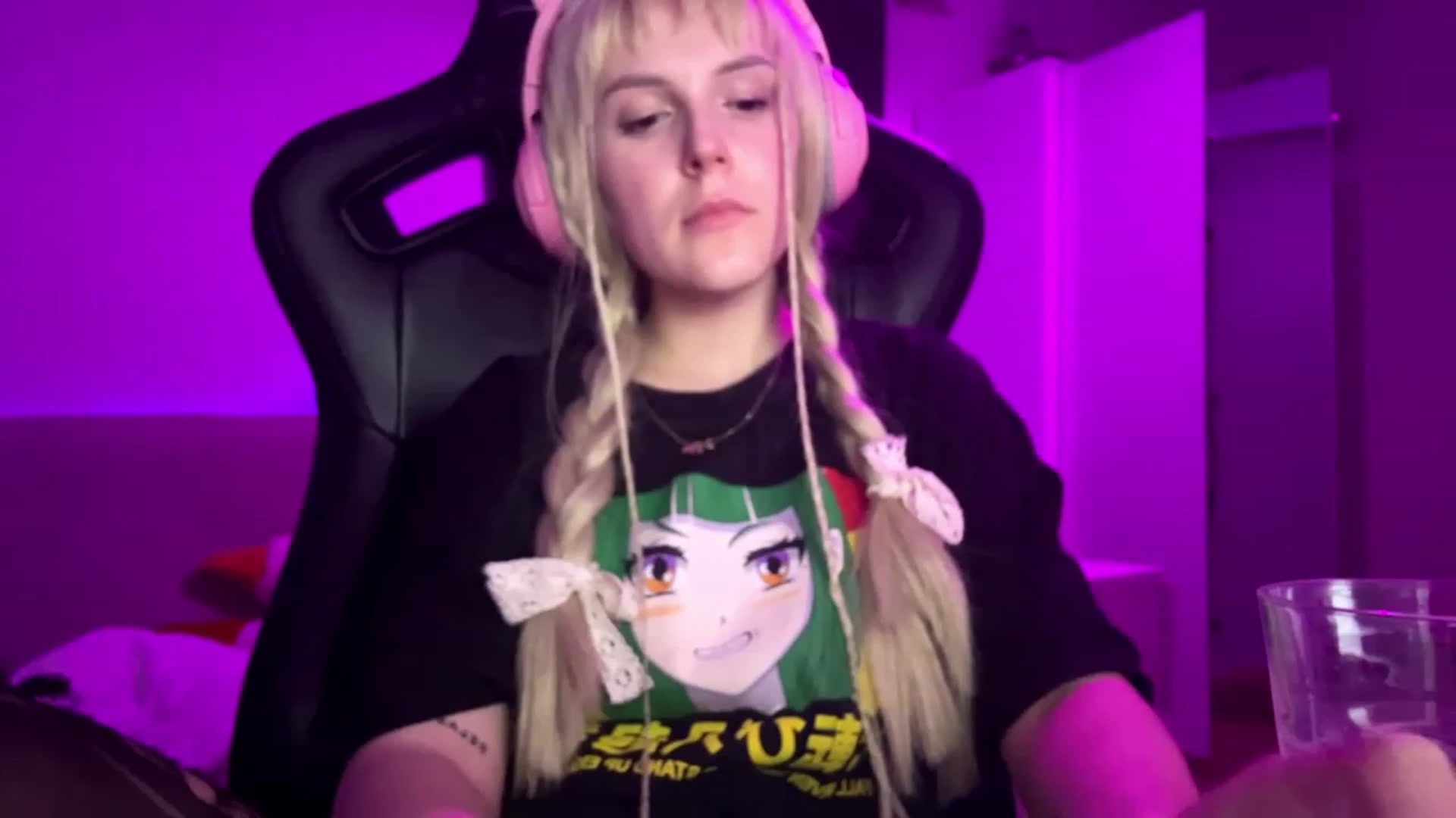 Gallery image thumbnail from crybabyKys's myfreecams stream on, 11/22/2023, 02:46 image 16 of 20