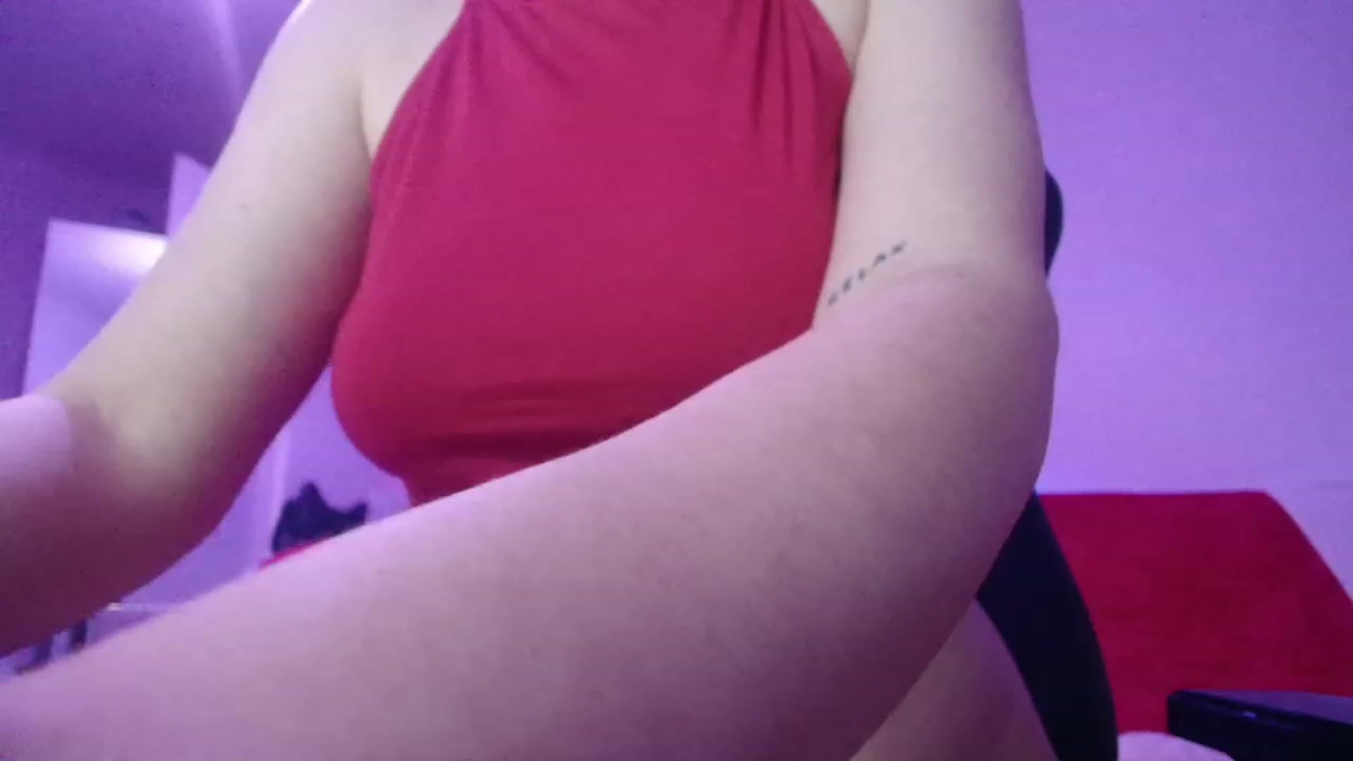 Gallery image thumbnail from crybabyKys's myfreecams stream on, 11/27/2023, 01:59 image 6 of 20