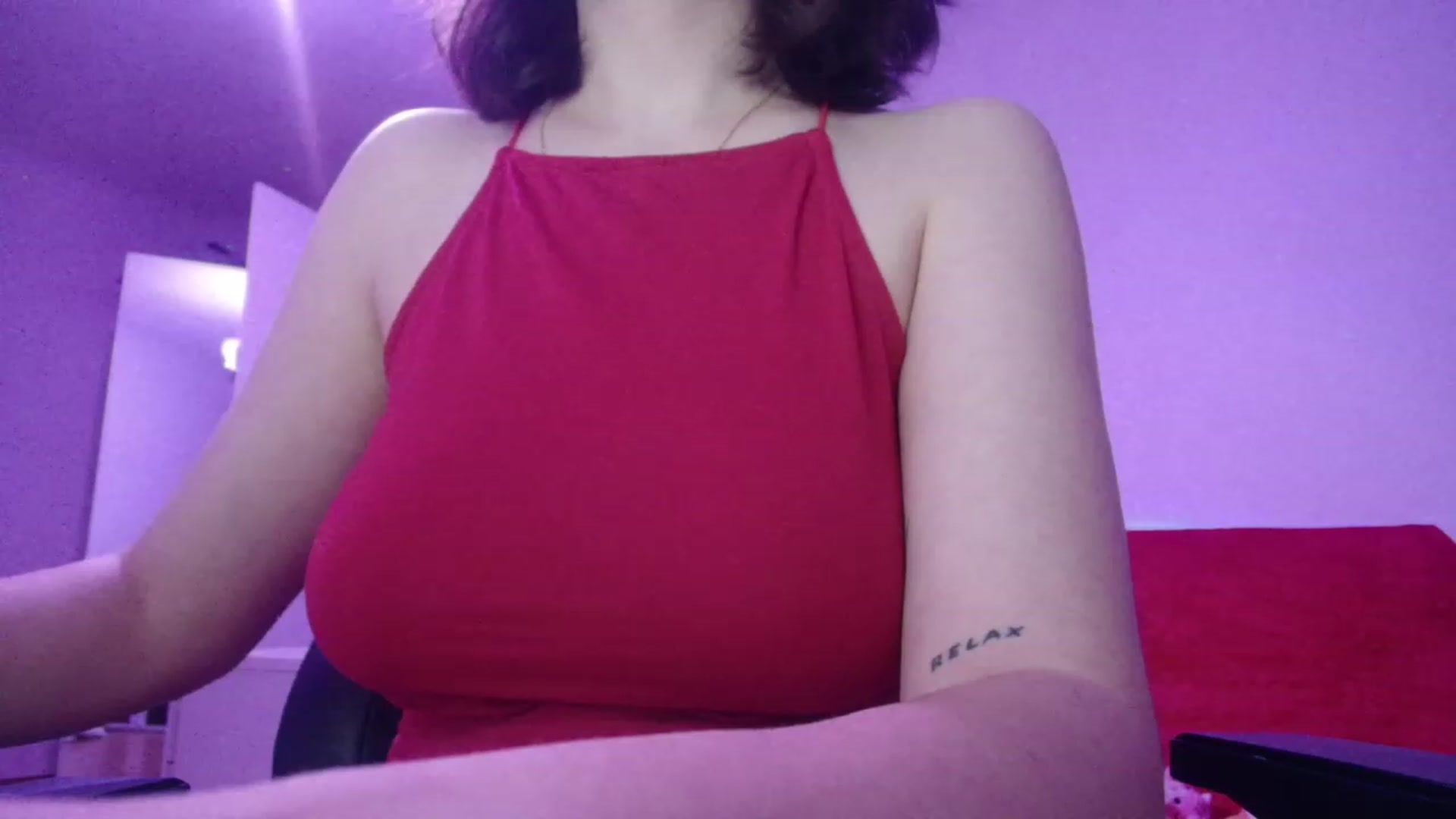 Gallery image thumbnail from crybabyKys's myfreecams stream on, 11/27/2023, 01:59 image 8 of 20