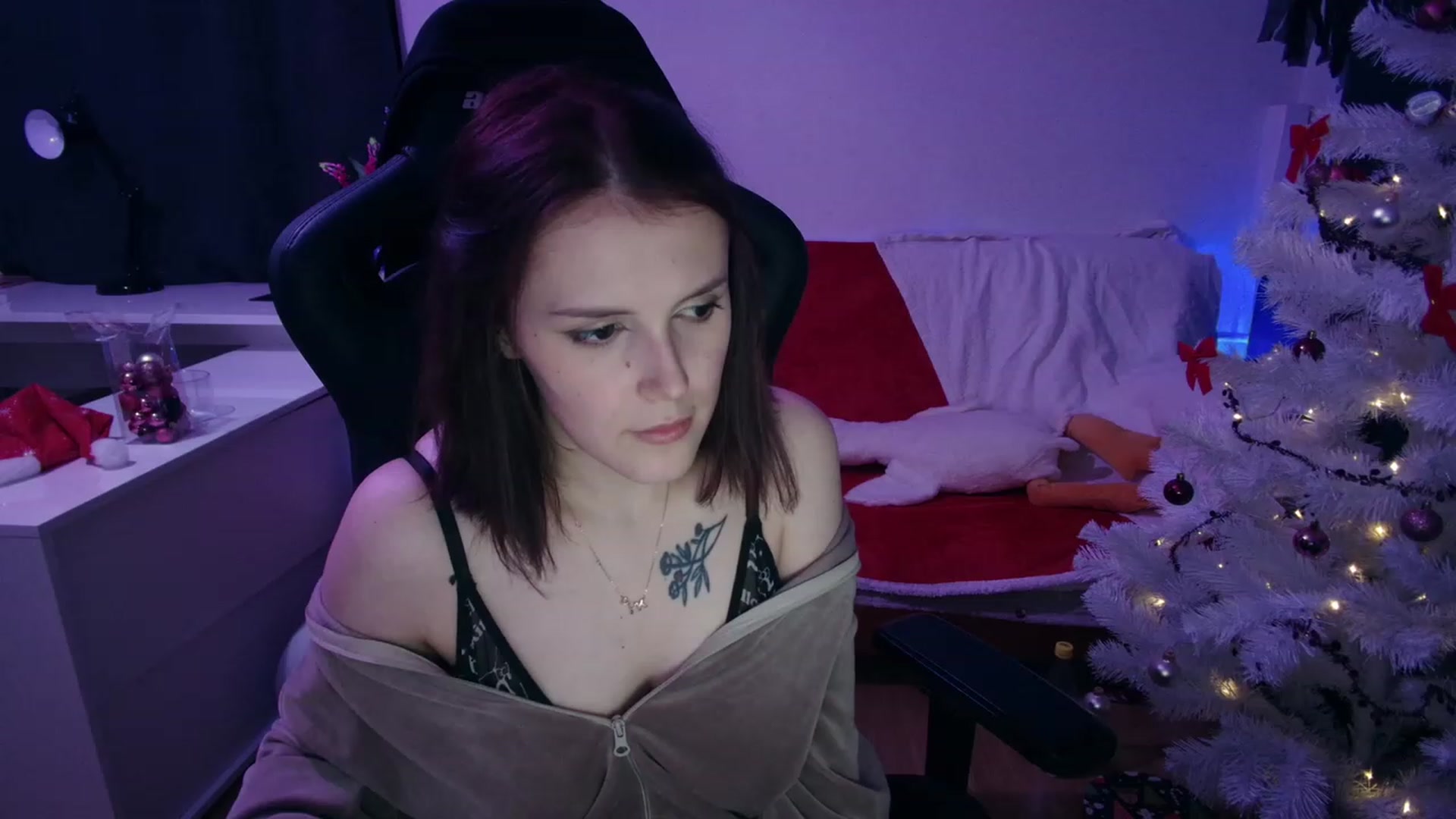 Gallery image thumbnail from crybabyKys's myfreecams stream on, 11/28/2023, 02:31 image 20 of 20