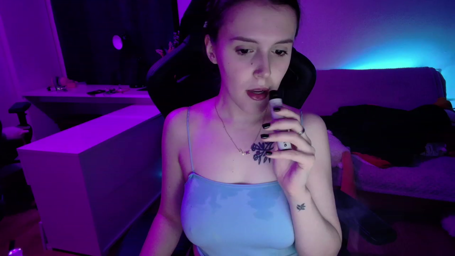 Gallery image thumbnail from crybabyKys's myfreecams stream on, 12/03/2023, 23:19 image 14 of 20