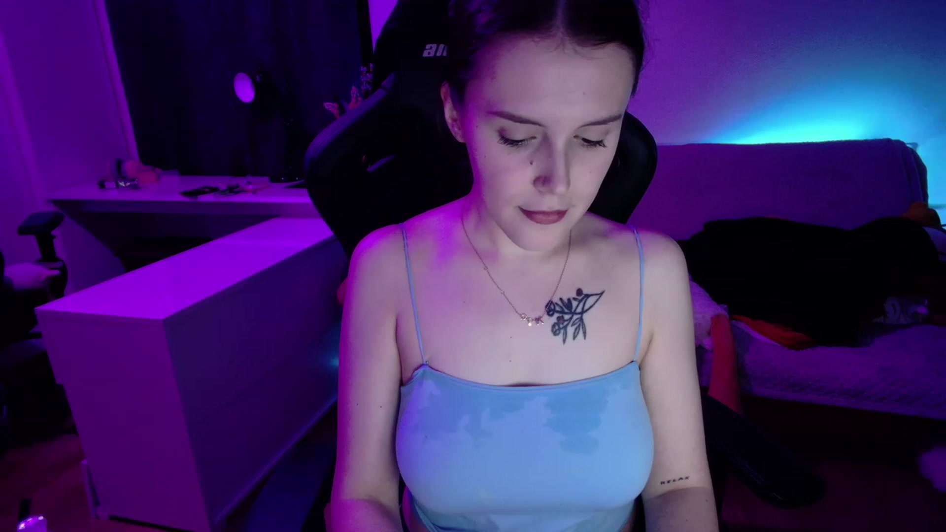 Gallery image thumbnail from crybabyKys's myfreecams stream on, 12/03/2023, 23:19 image 16 of 20