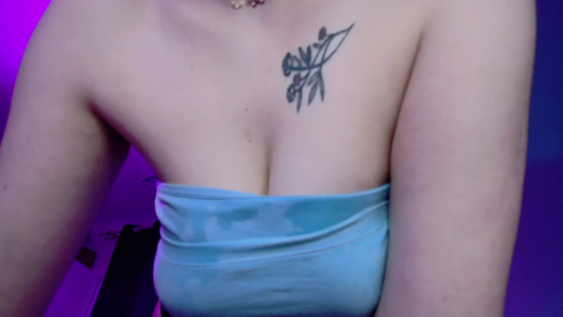 Gallery image thumbnail from crybabyKys's myfreecams stream on, 12/03/2023, 23:19 image 6 of 20