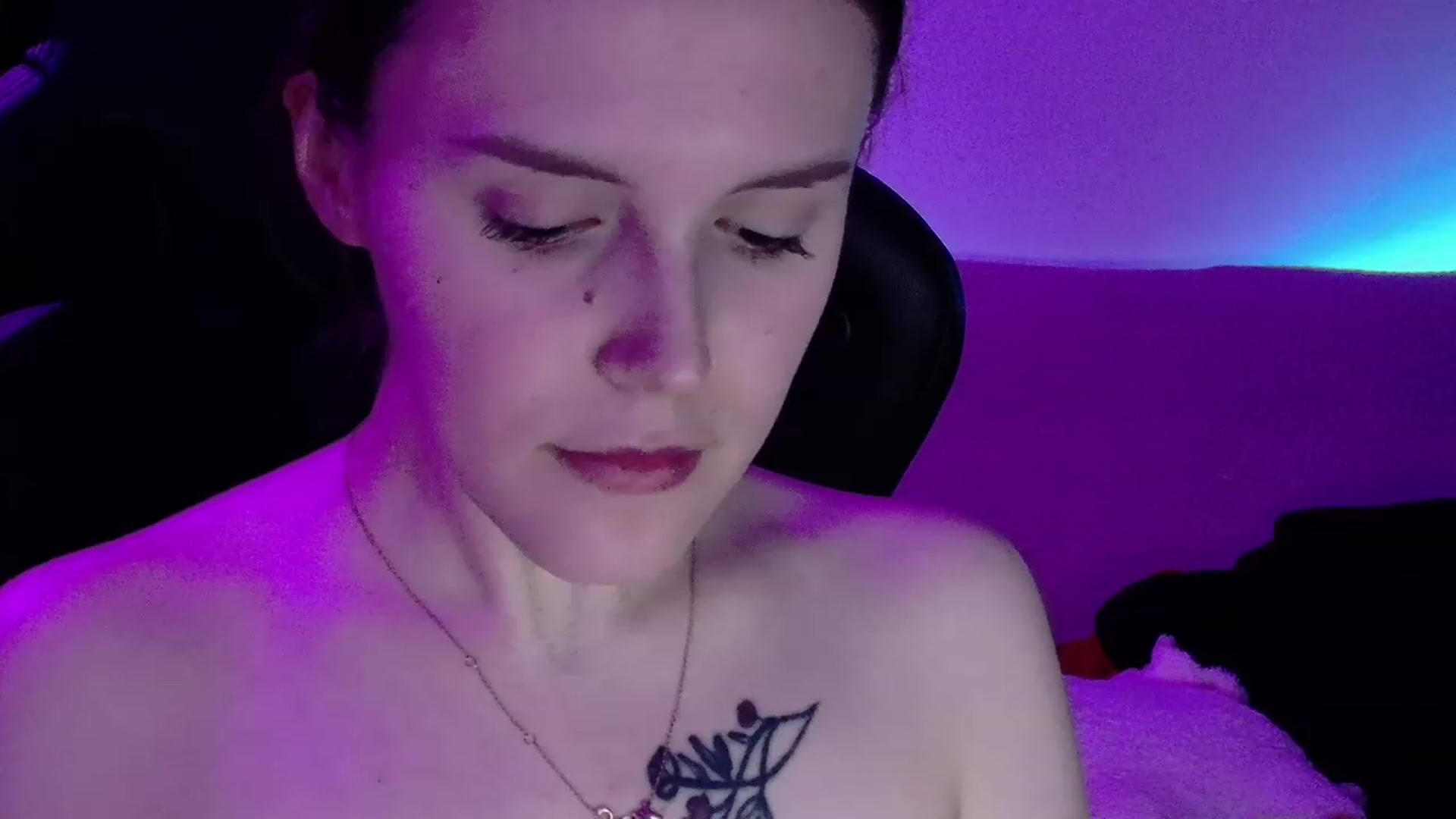 Gallery image thumbnail from crybabyKys's myfreecams stream on, 12/04/2023, 24:26 image 5 of 20