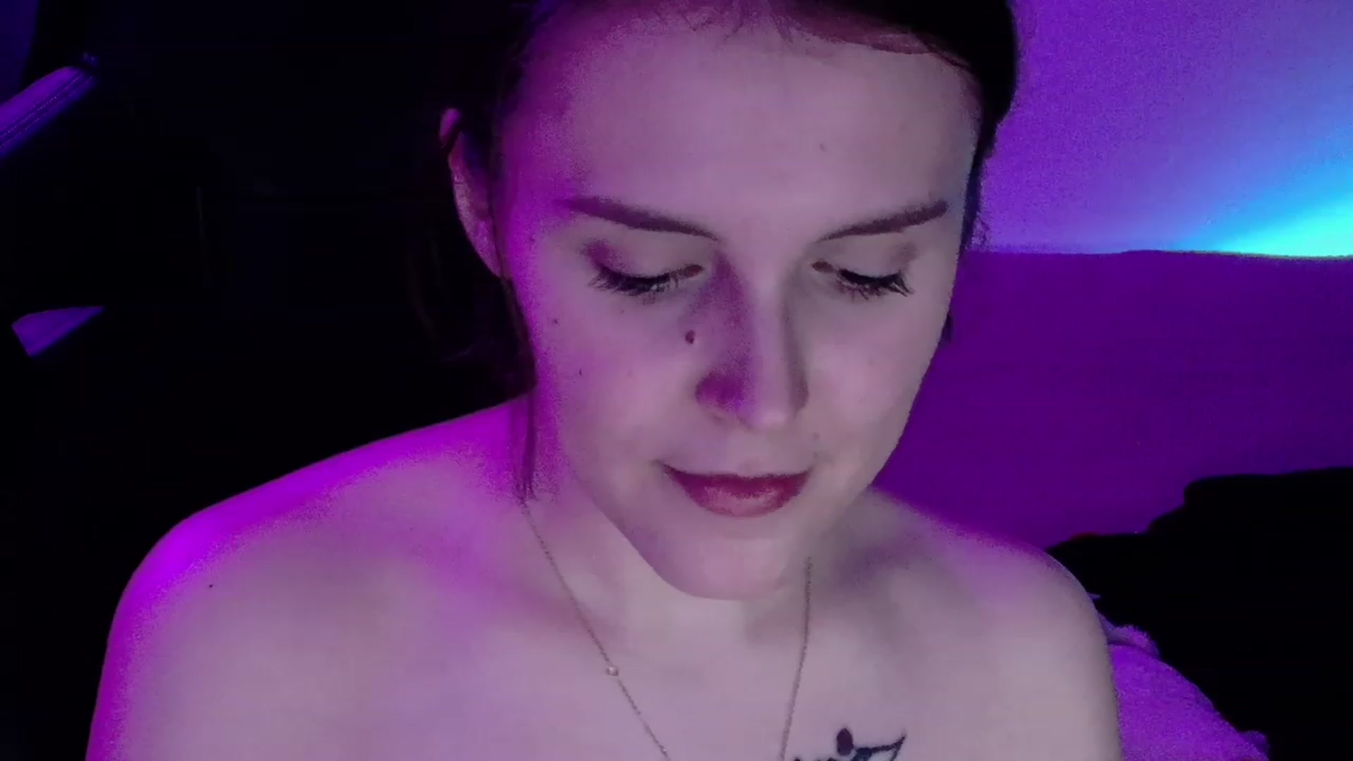 Gallery image thumbnail from crybabyKys's myfreecams stream on, 12/04/2023, 24:26 image 20 of 20