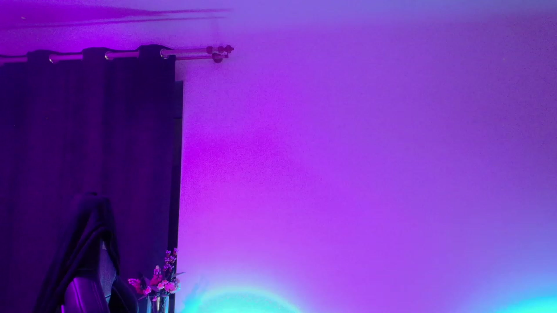 Gallery image thumbnail from crybabyKys's myfreecams stream on, 12/04/2023, 02:35 image 19 of 20