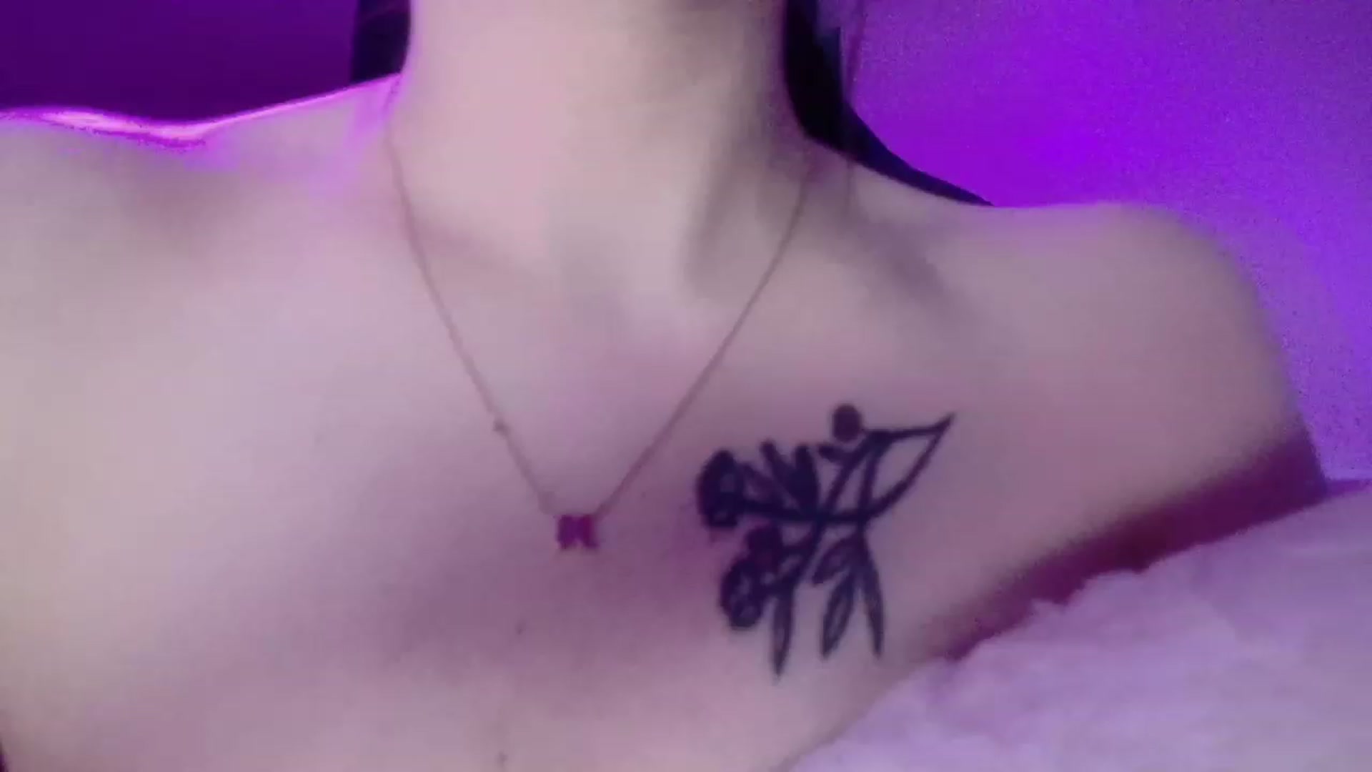Gallery image thumbnail from crybabyKys's myfreecams stream on, 12/04/2023, 02:35 image 8 of 20