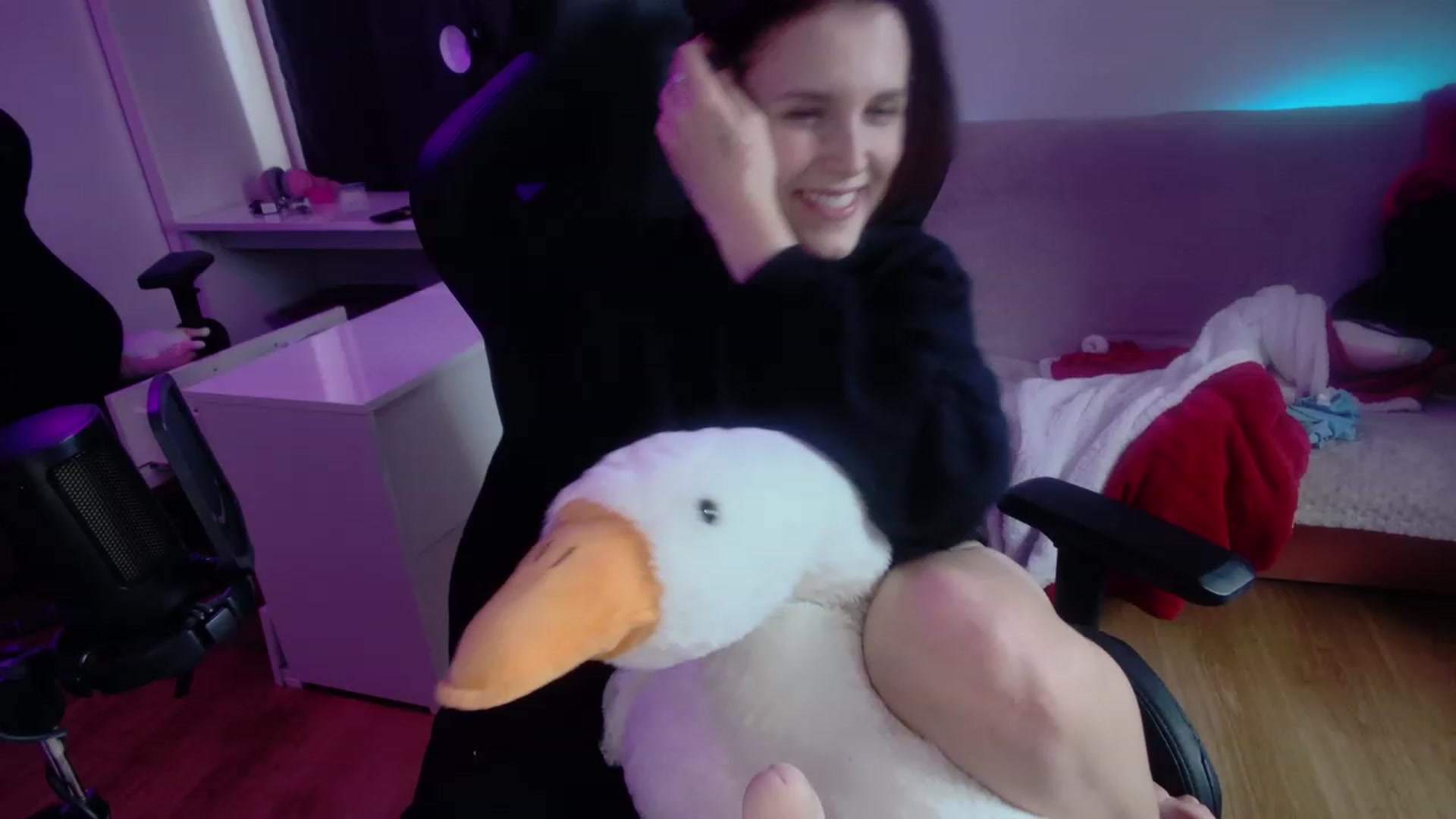 Gallery image thumbnail from crybabyKys's myfreecams stream on, 12/04/2023, 09:00 image 5 of 20