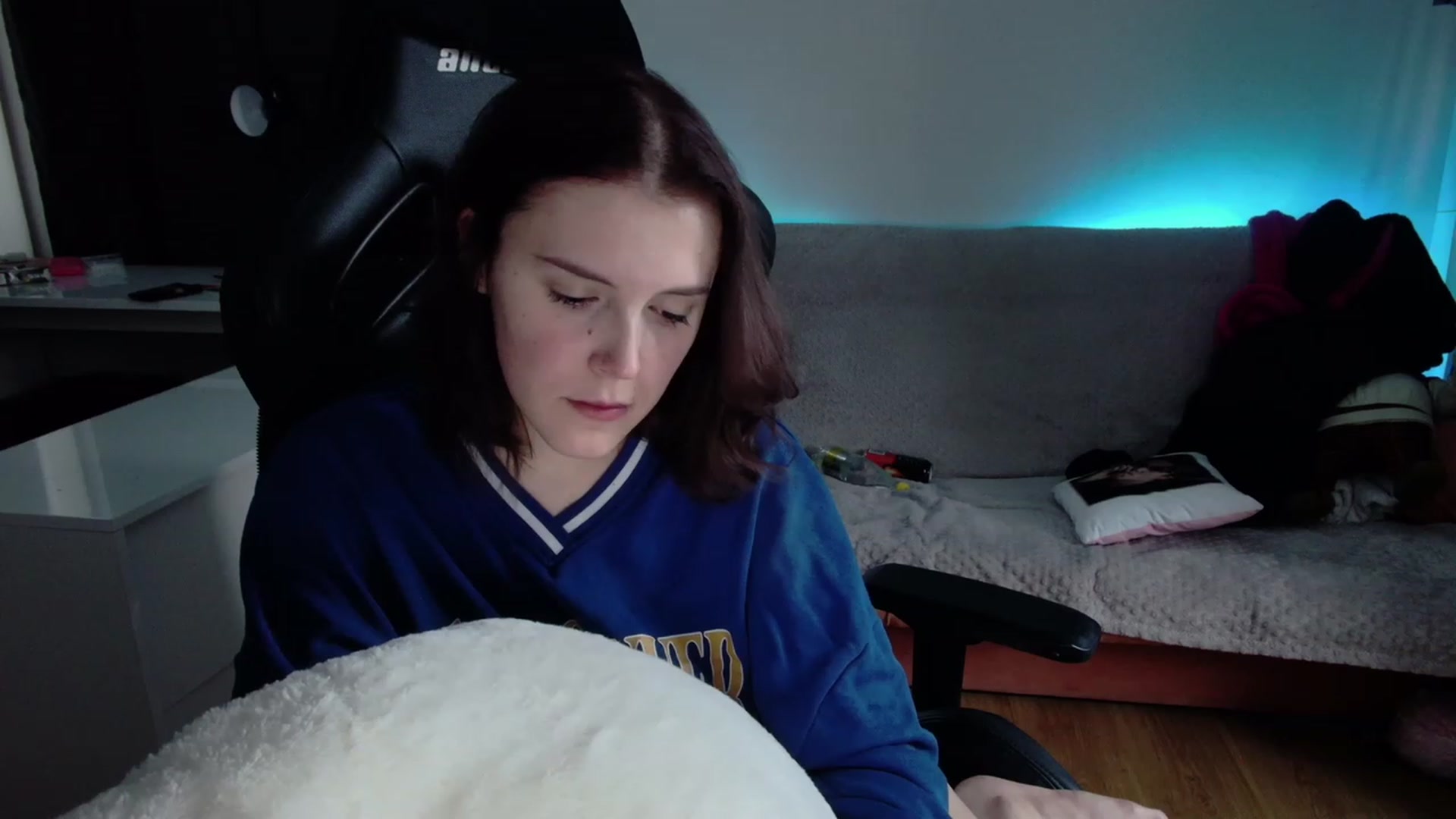 Gallery image thumbnail from crybabyKys's myfreecams stream on, 12/04/2023, 13:57 image 14 of 20