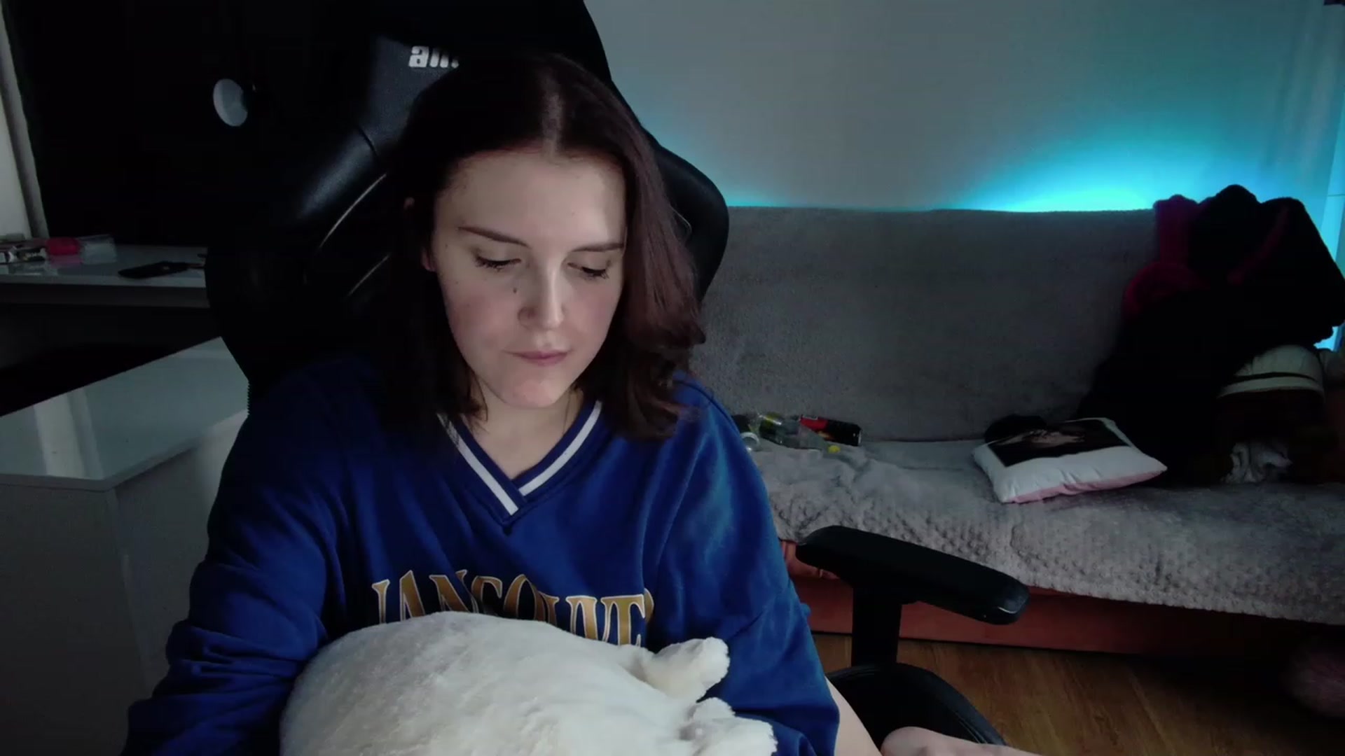 Gallery image thumbnail from crybabyKys's myfreecams stream on, 12/04/2023, 13:57 image 15 of 20